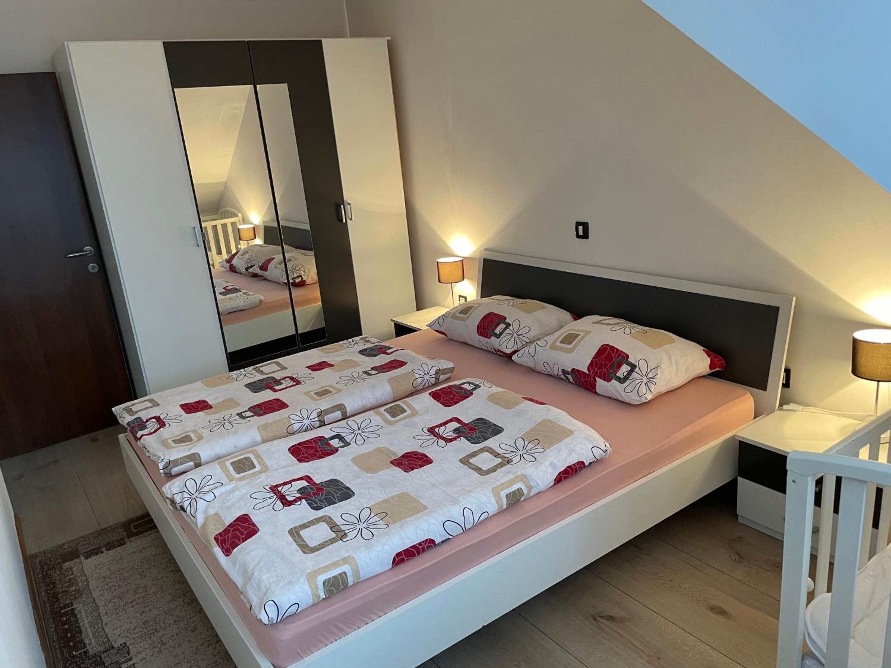 One-Bedroom Apartment - Photo 6