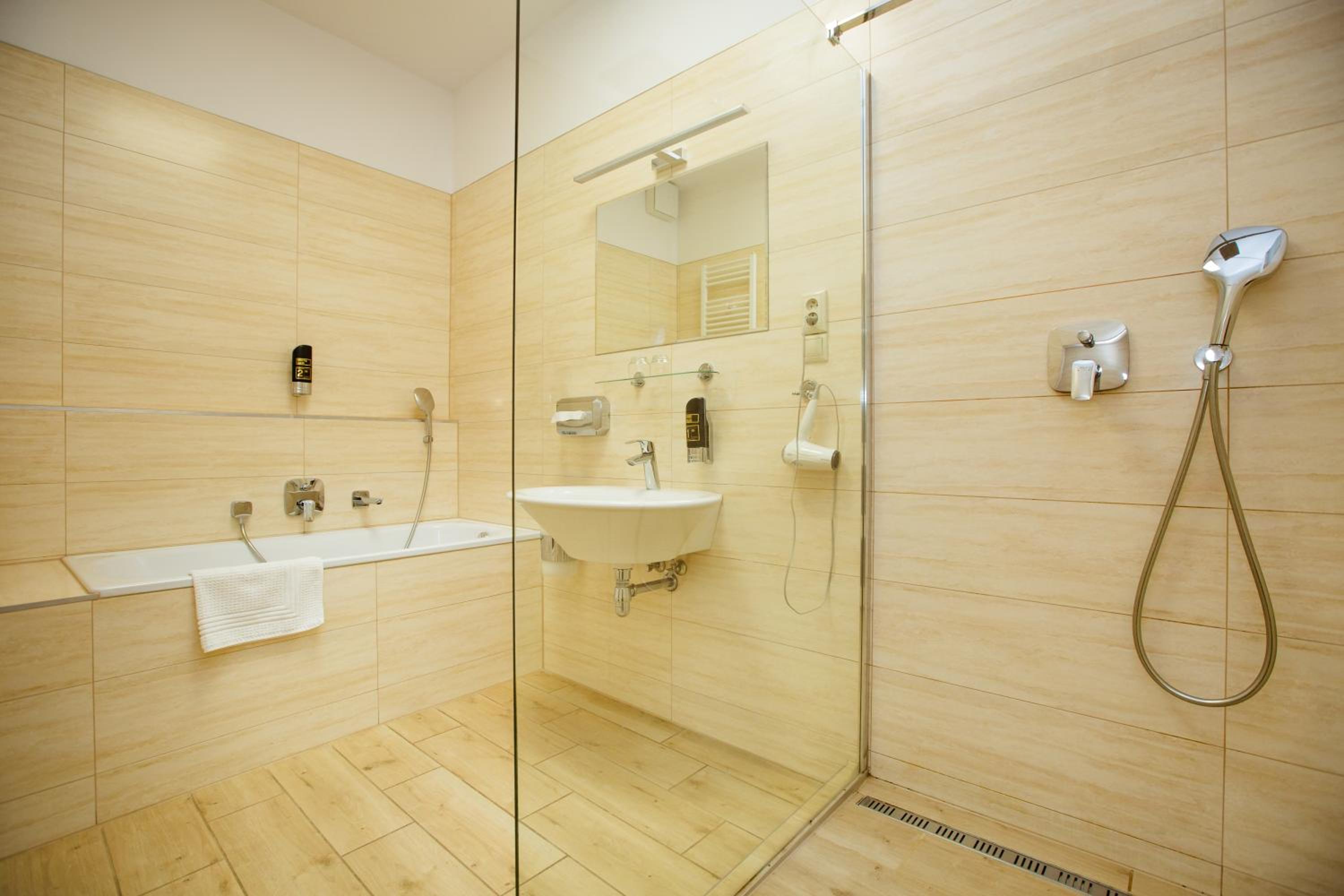 Suite photo 2