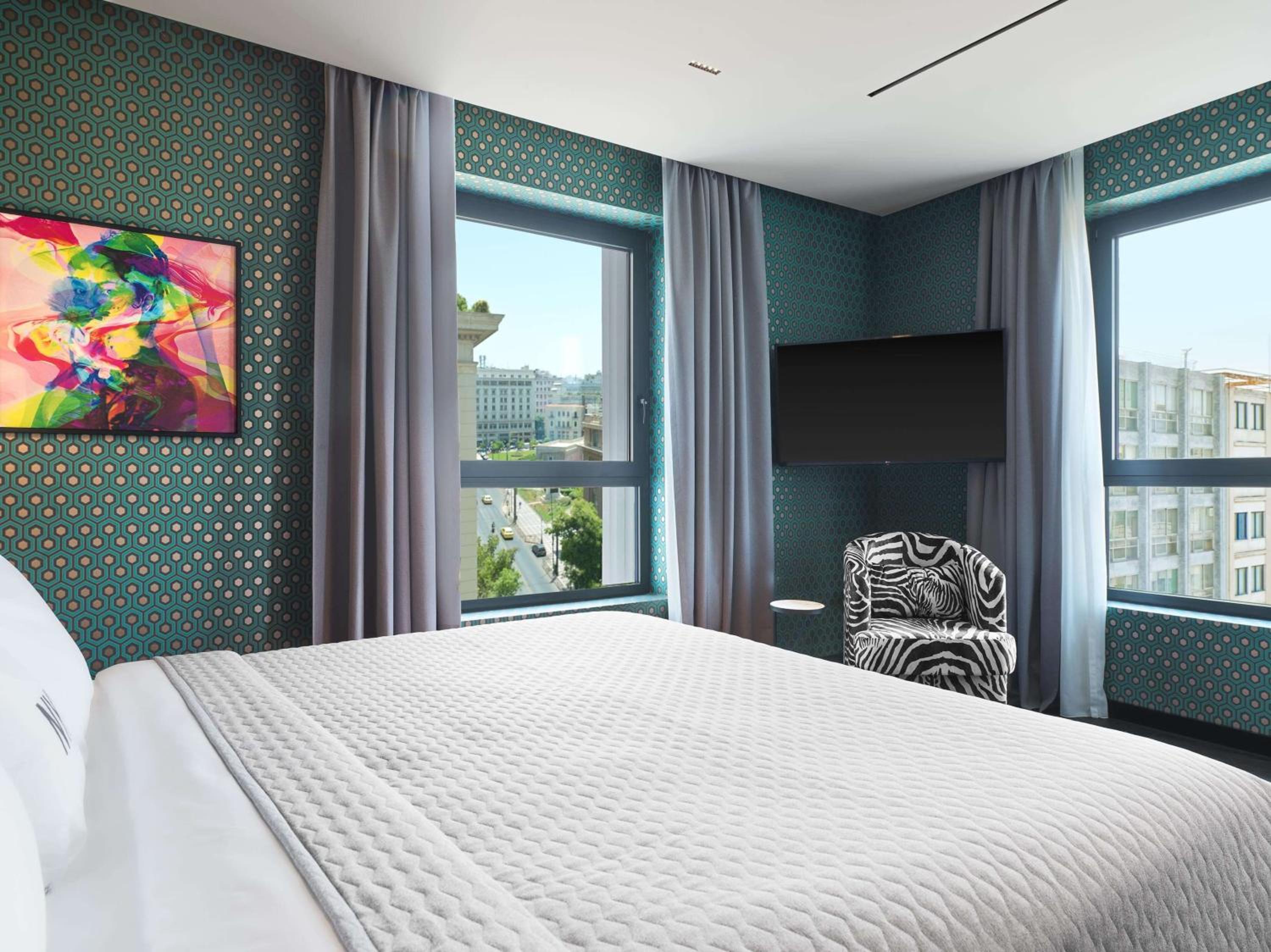 NYX Executive Suite – 3 Rooms Interconnected thumbnail 5