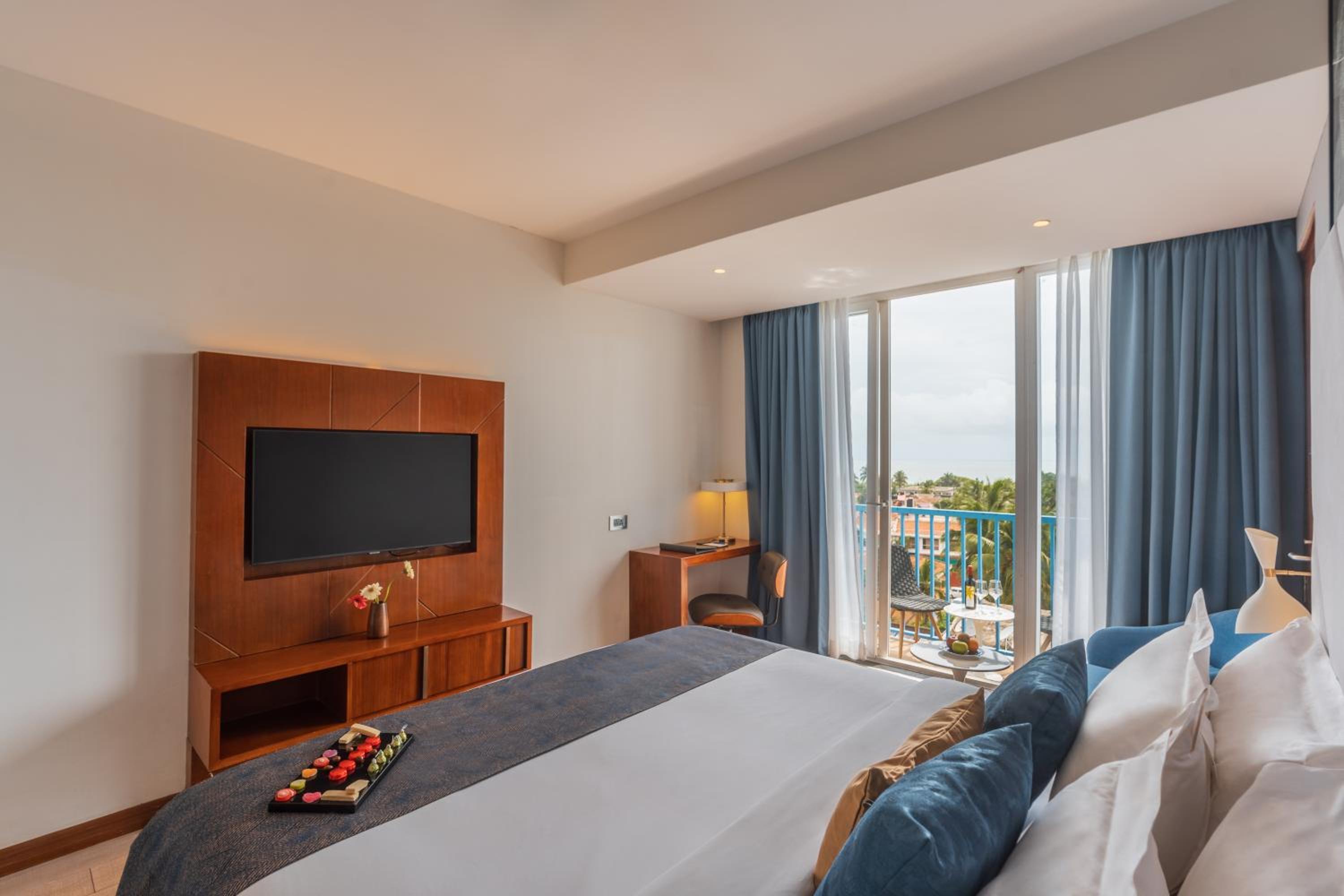 Premium Room with Balcony  - Photo 6