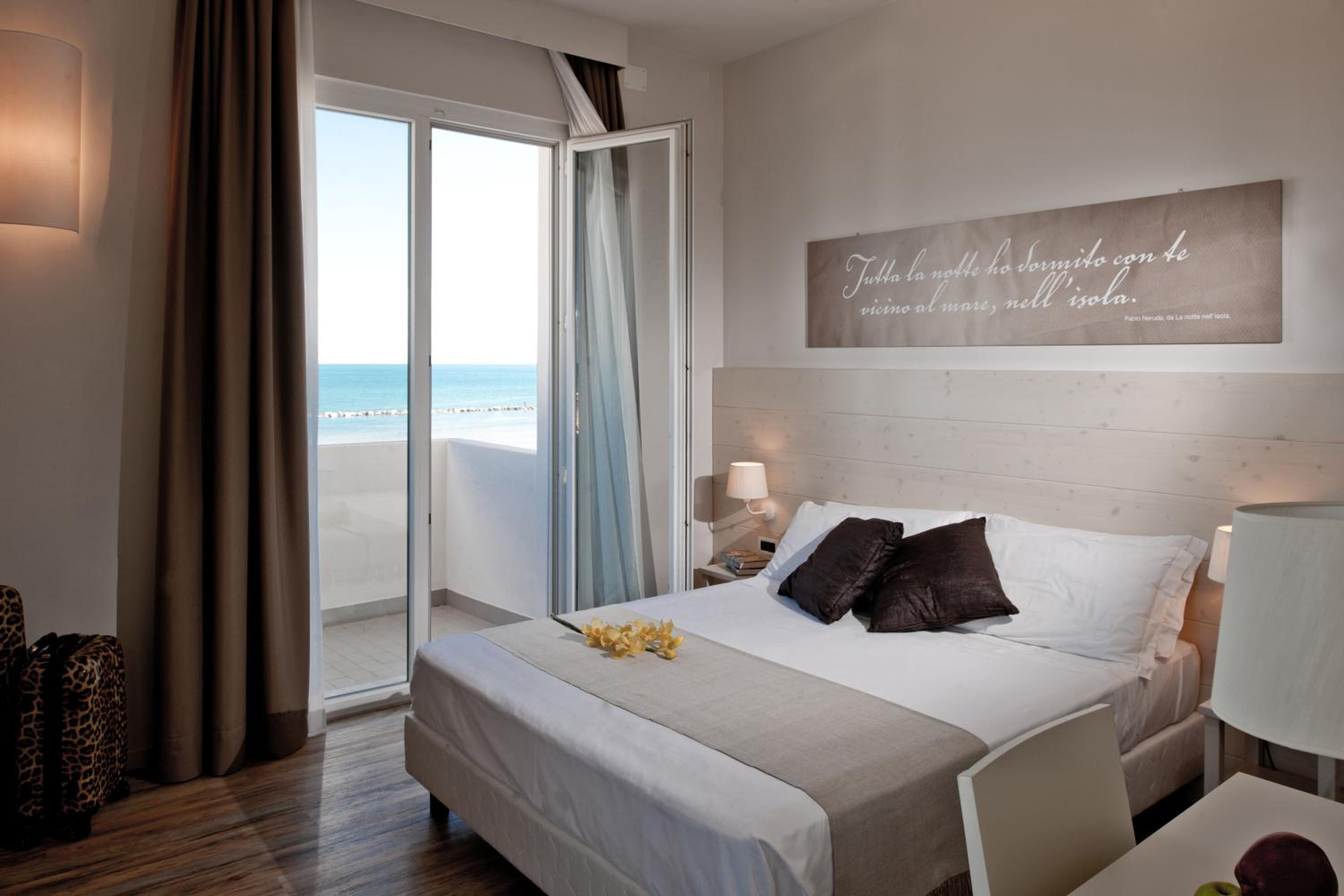 Deluxe Double or Twin Room - Photo 1