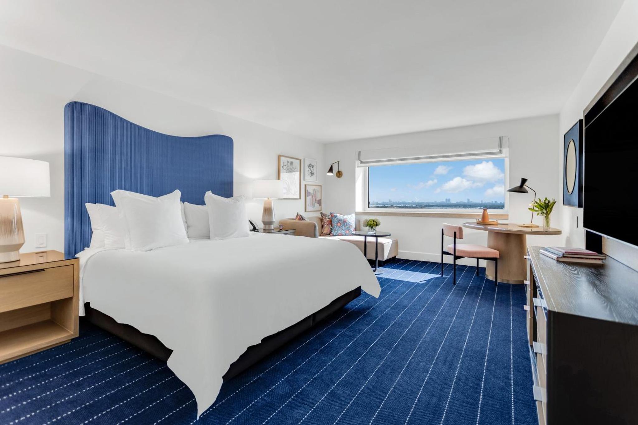 Classic King Room with Bay View