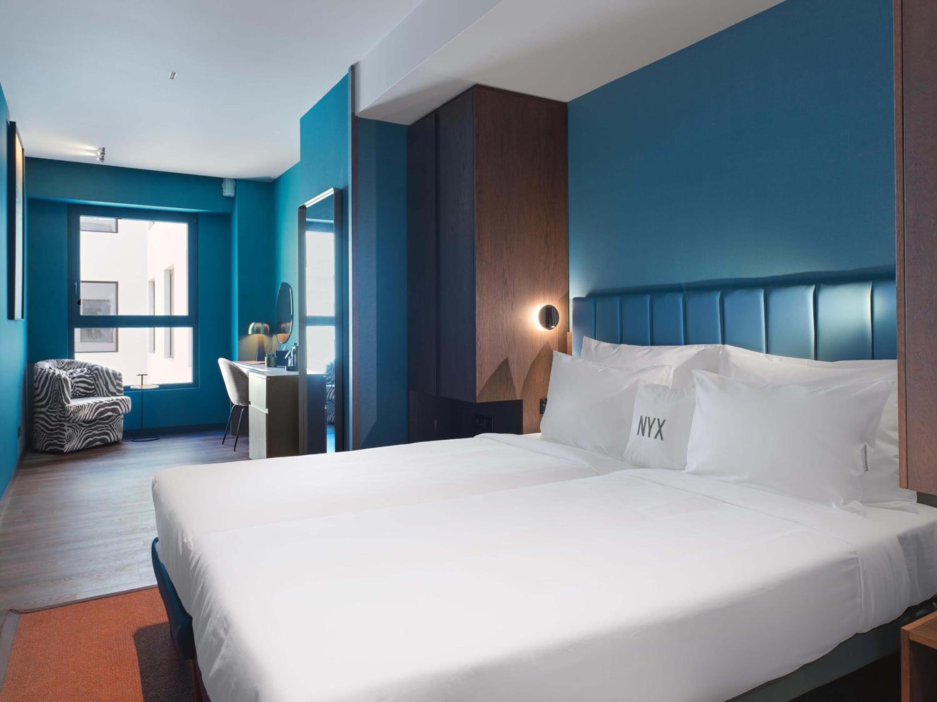 Deluxe Space Room