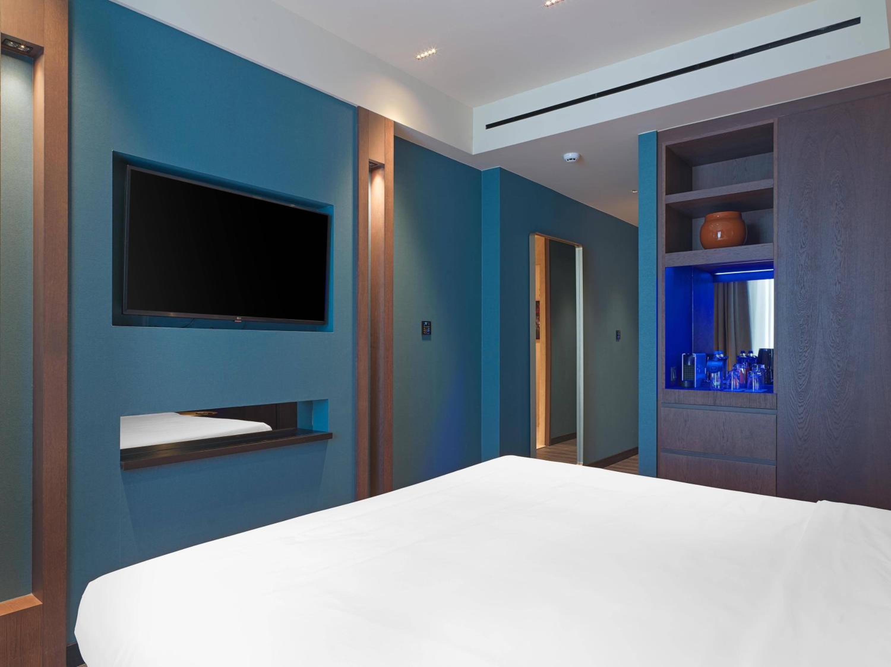 Superior Room Down to Earth