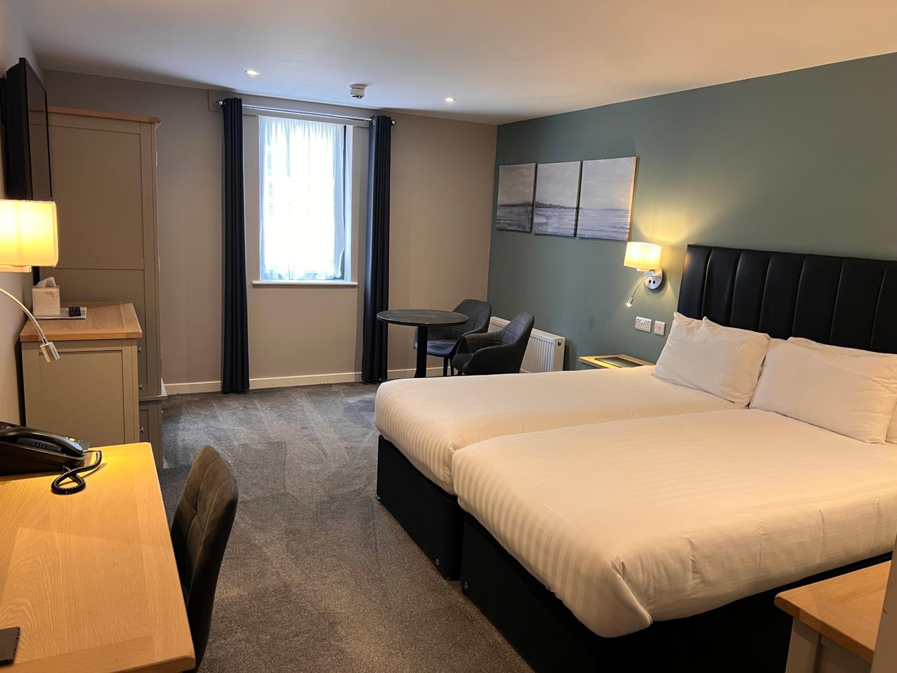 Ground Floor Twin Room - Photo 4