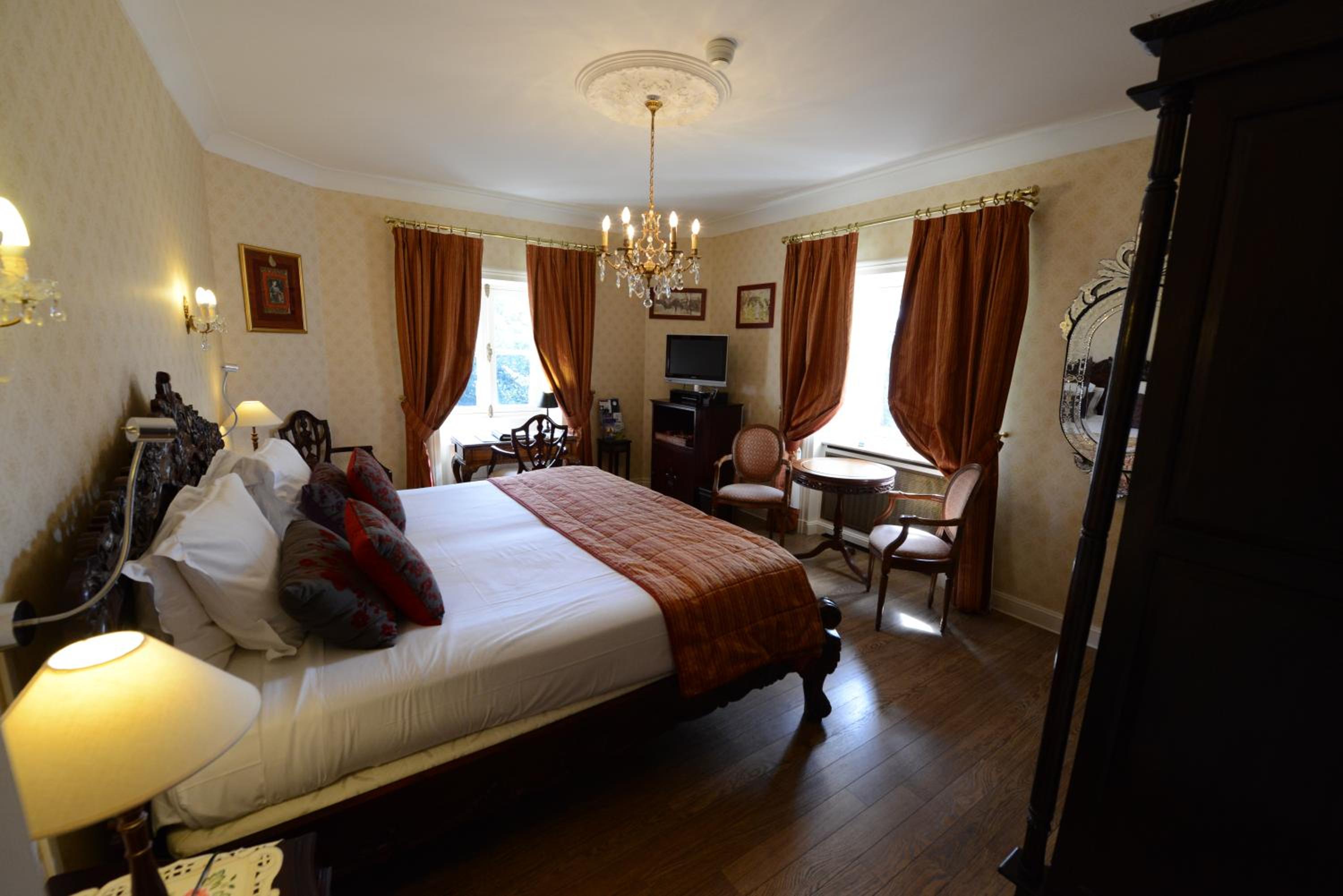 Superior Castle Room photo 2