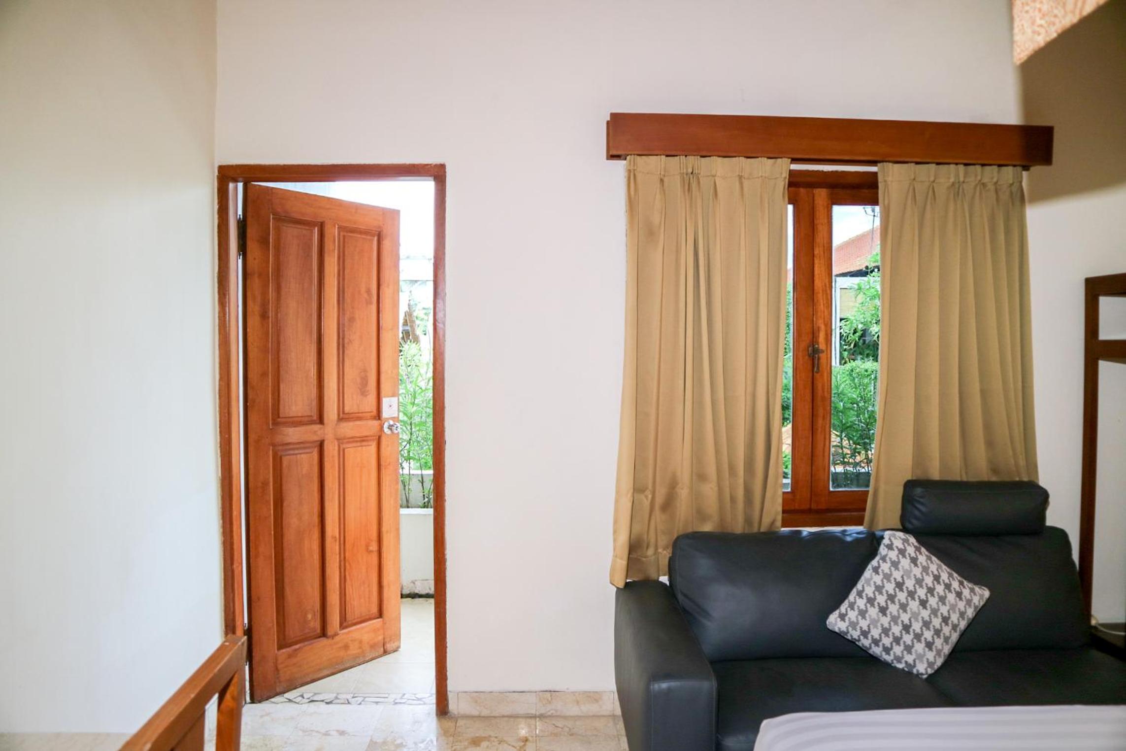 Deluxe Double or Twin Room with Balcony - Photo 9