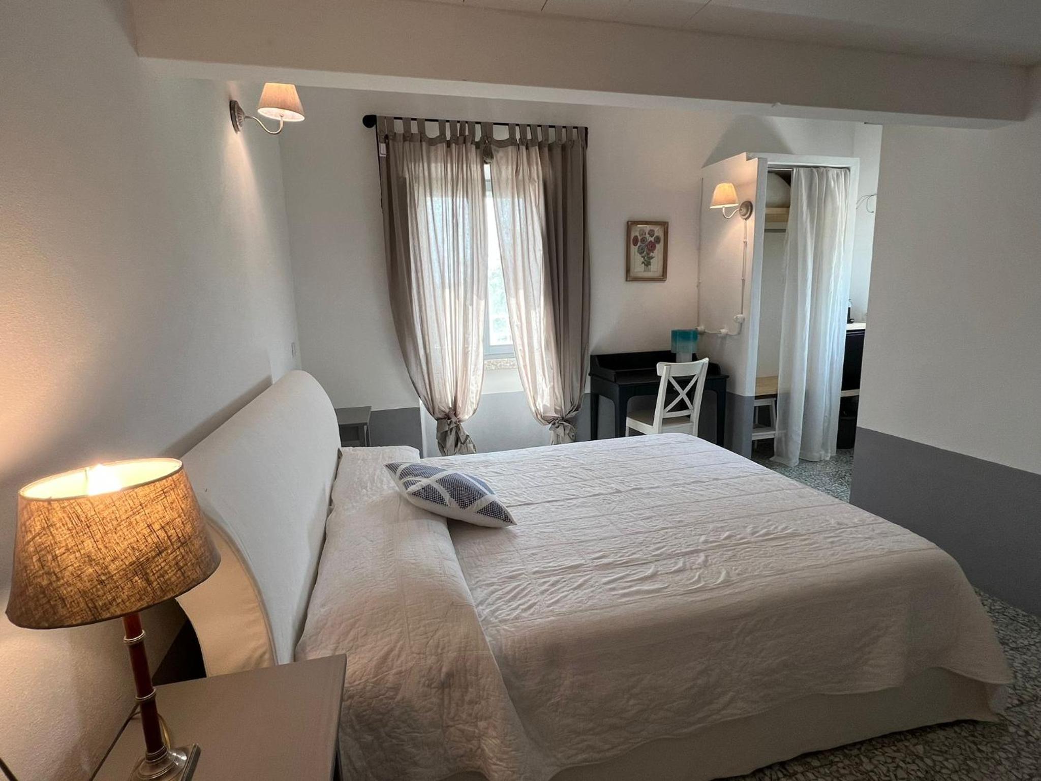 Double Room with Private Bathroom photo 1