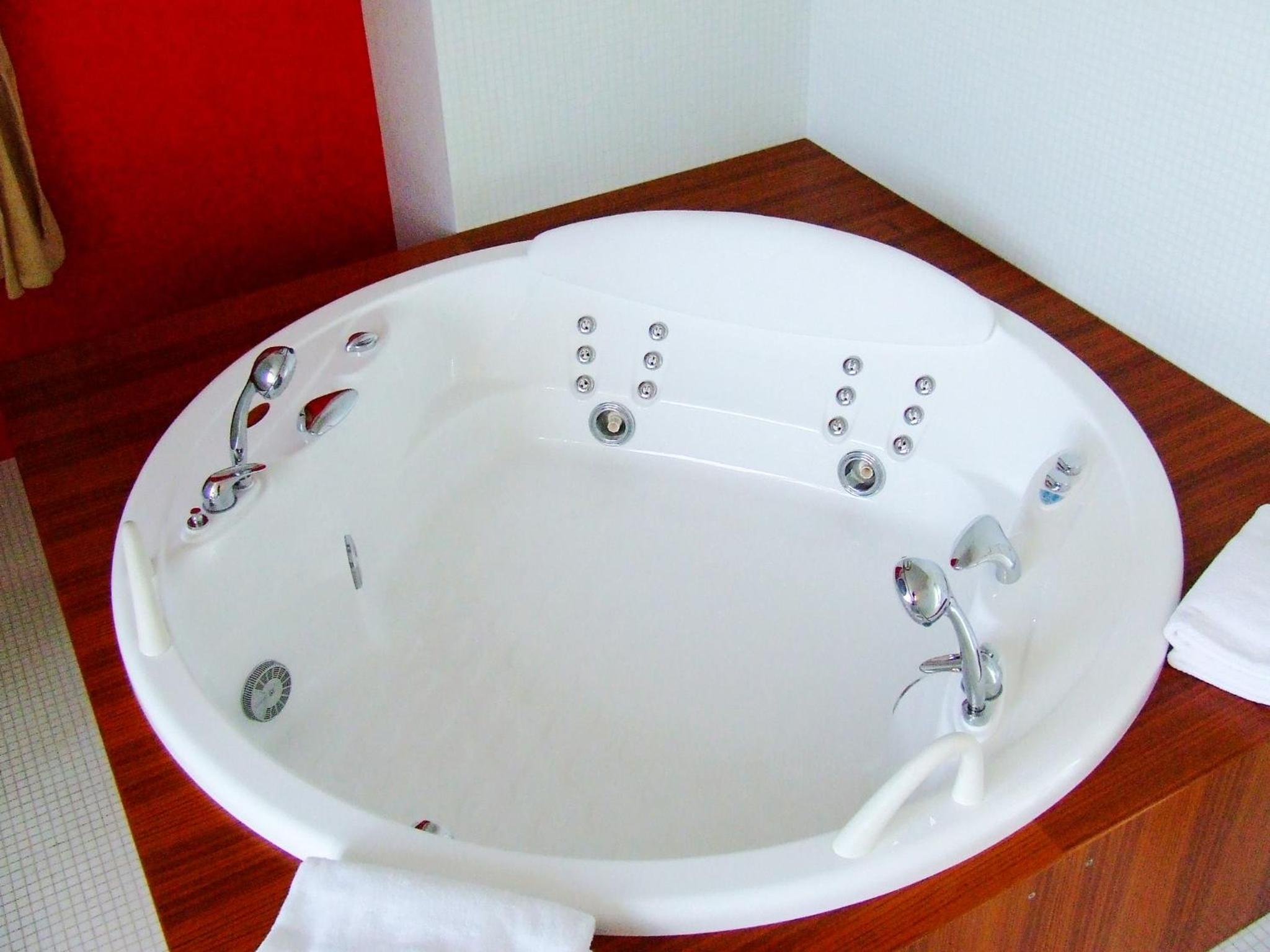 King Suite - Photo 2