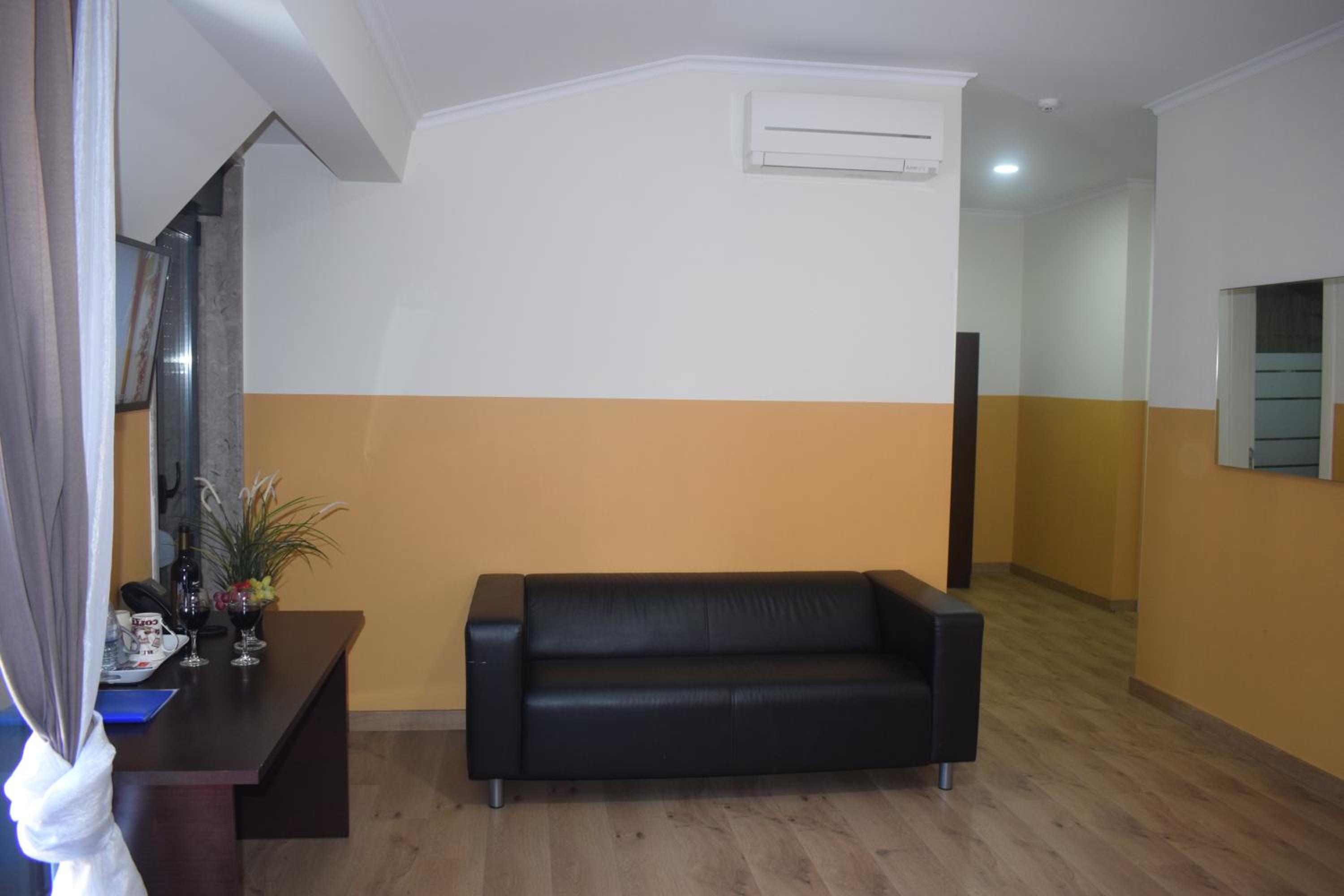 Superior Triple Room - Photo 9