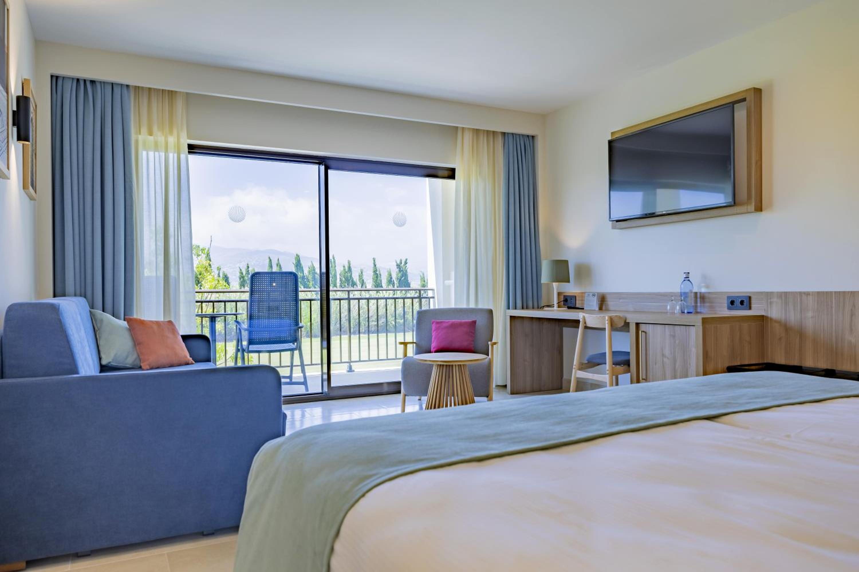 Habitación Doble Superior con Vistas al Campo de Golf (3 adultos)