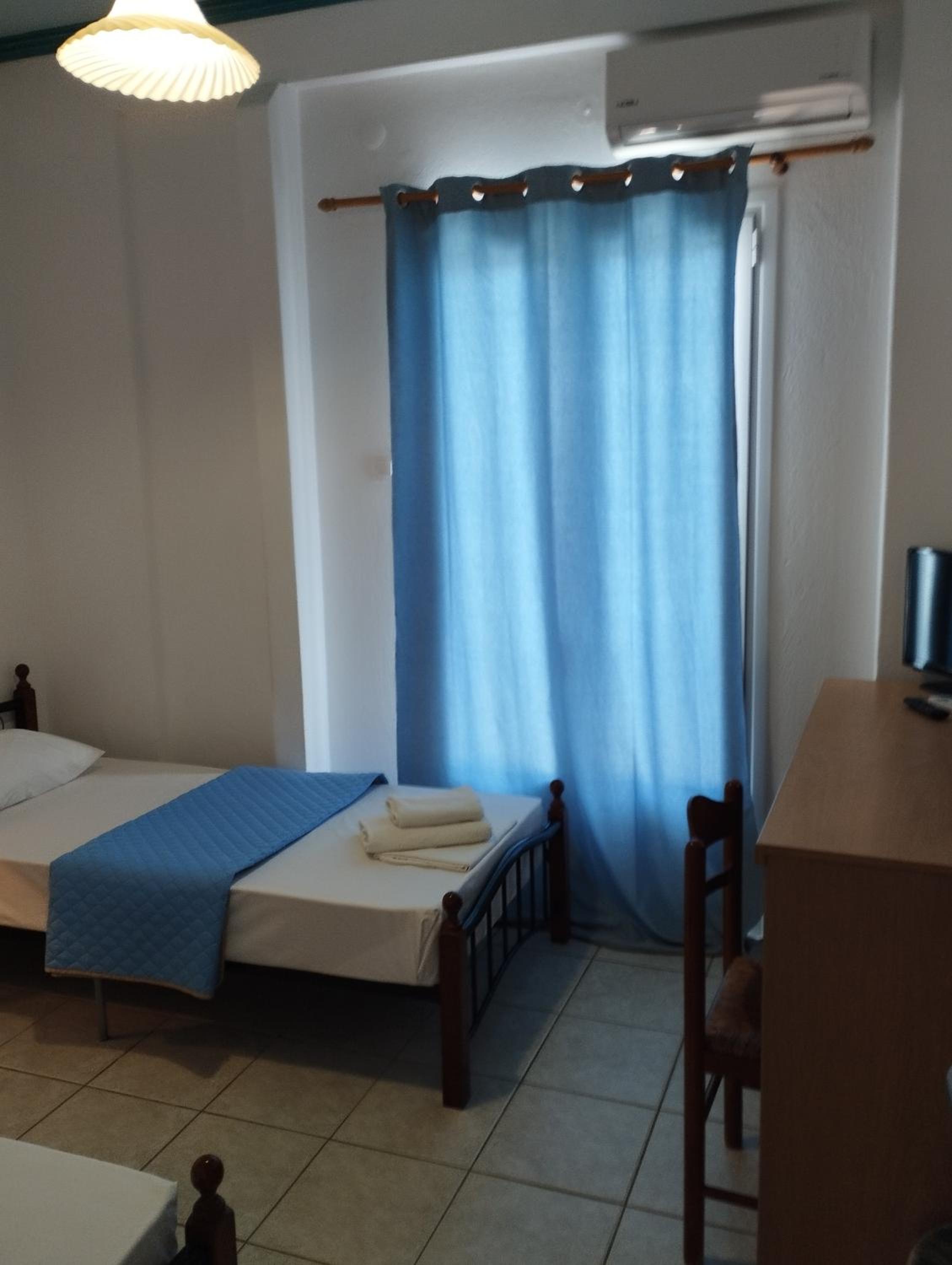 Twin Room - Photo 1