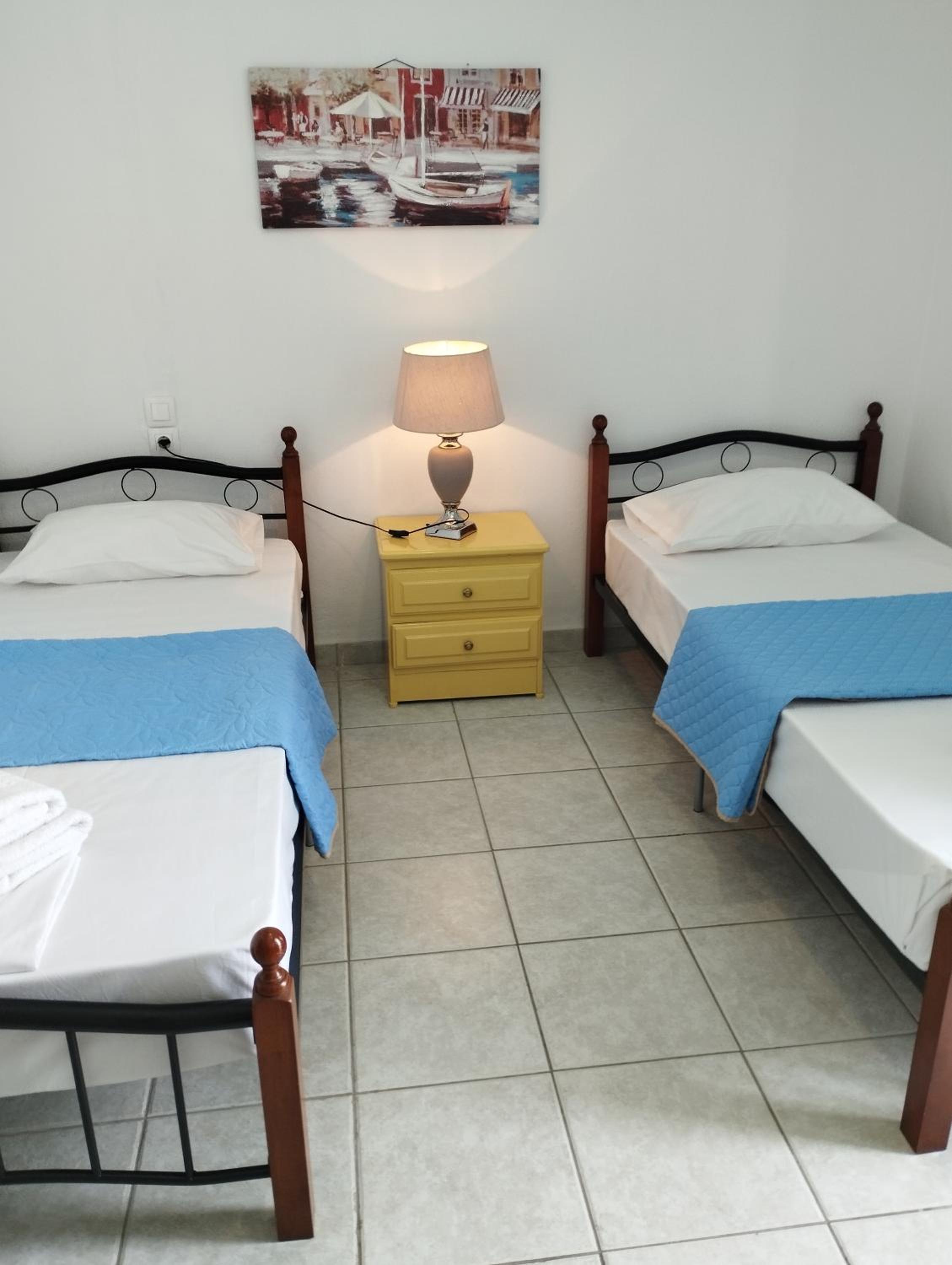Twin Room - Photo 6