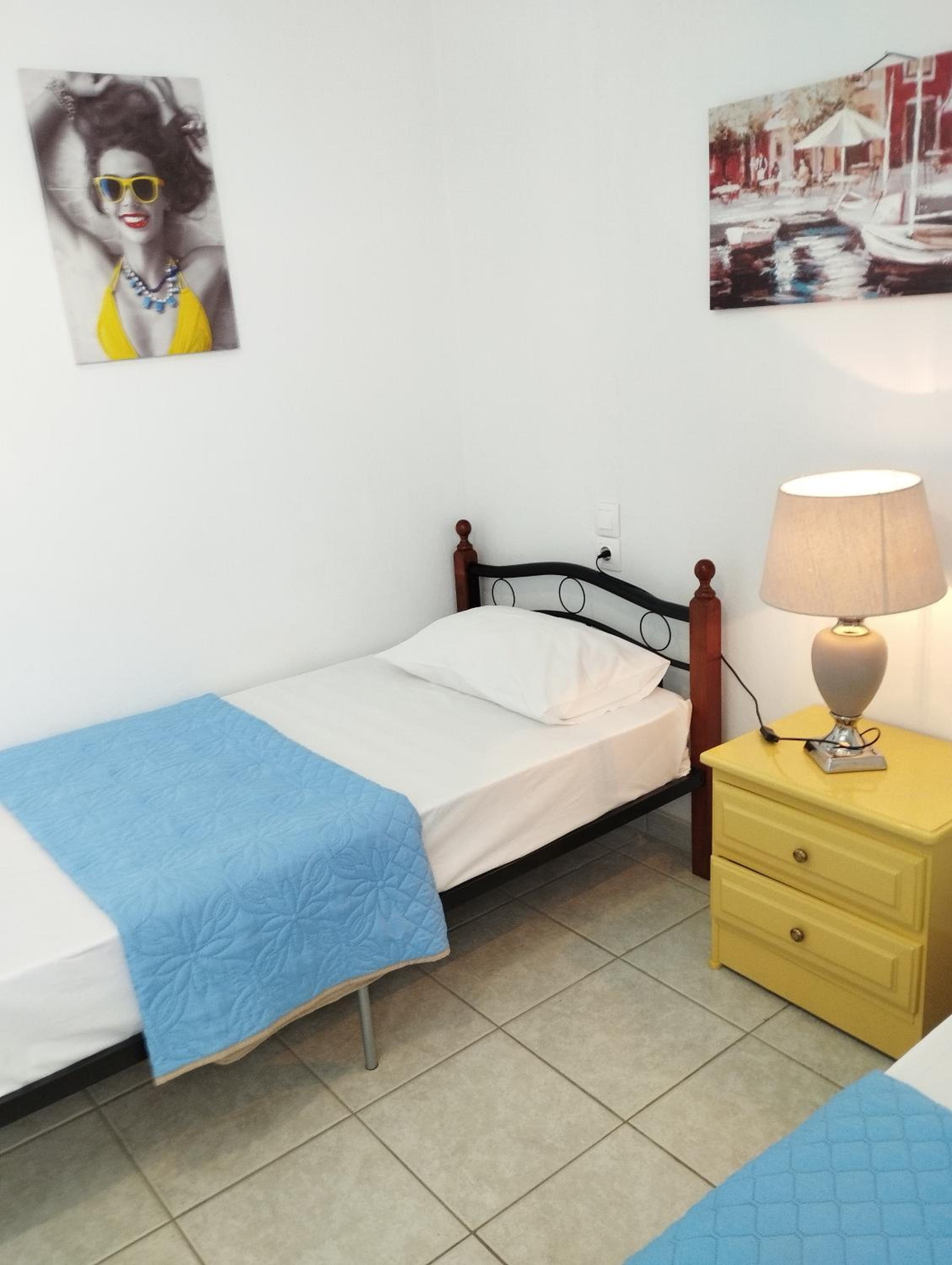 Twin Room - Photo 20