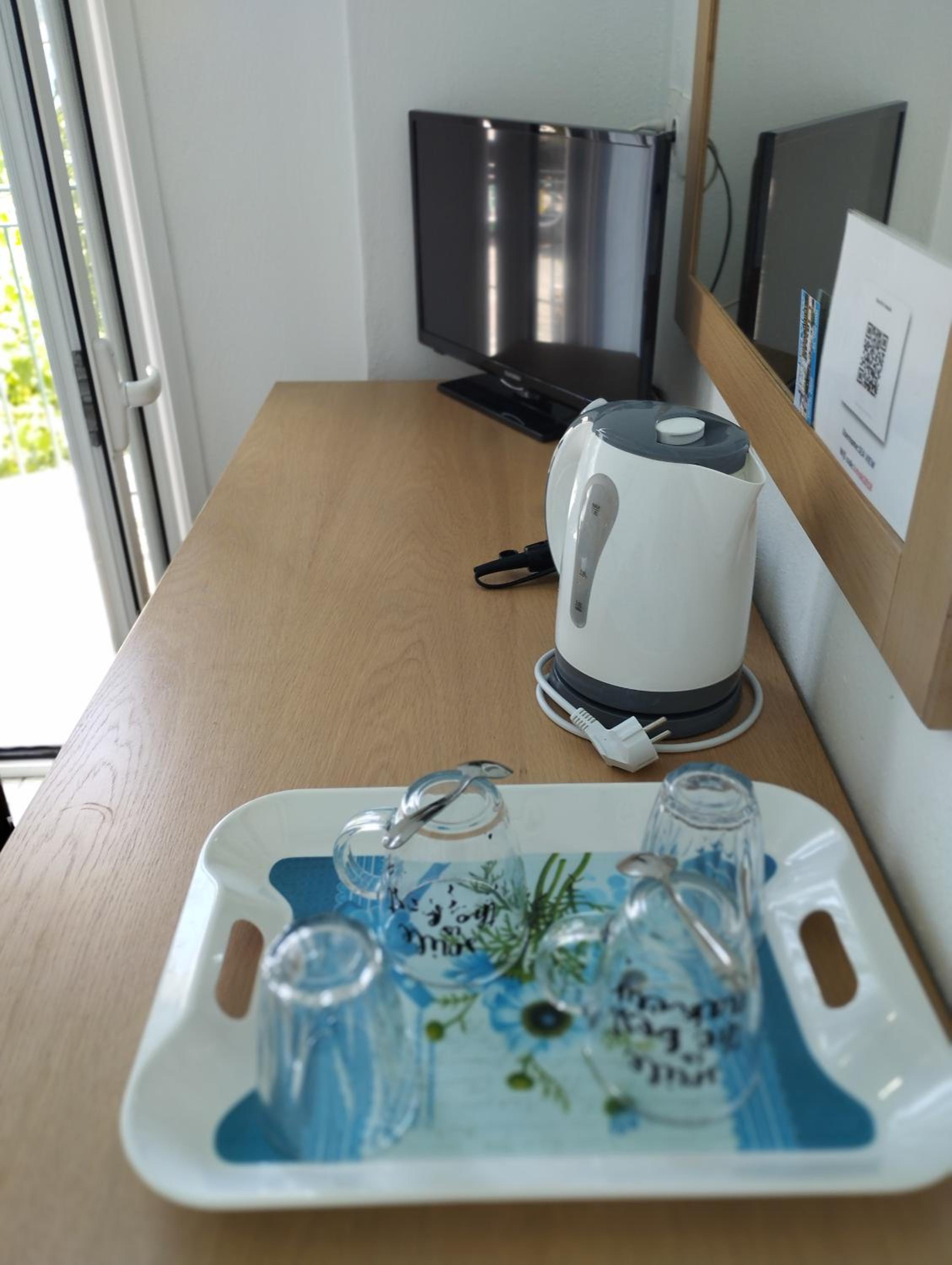 Twin Room - Photo 19