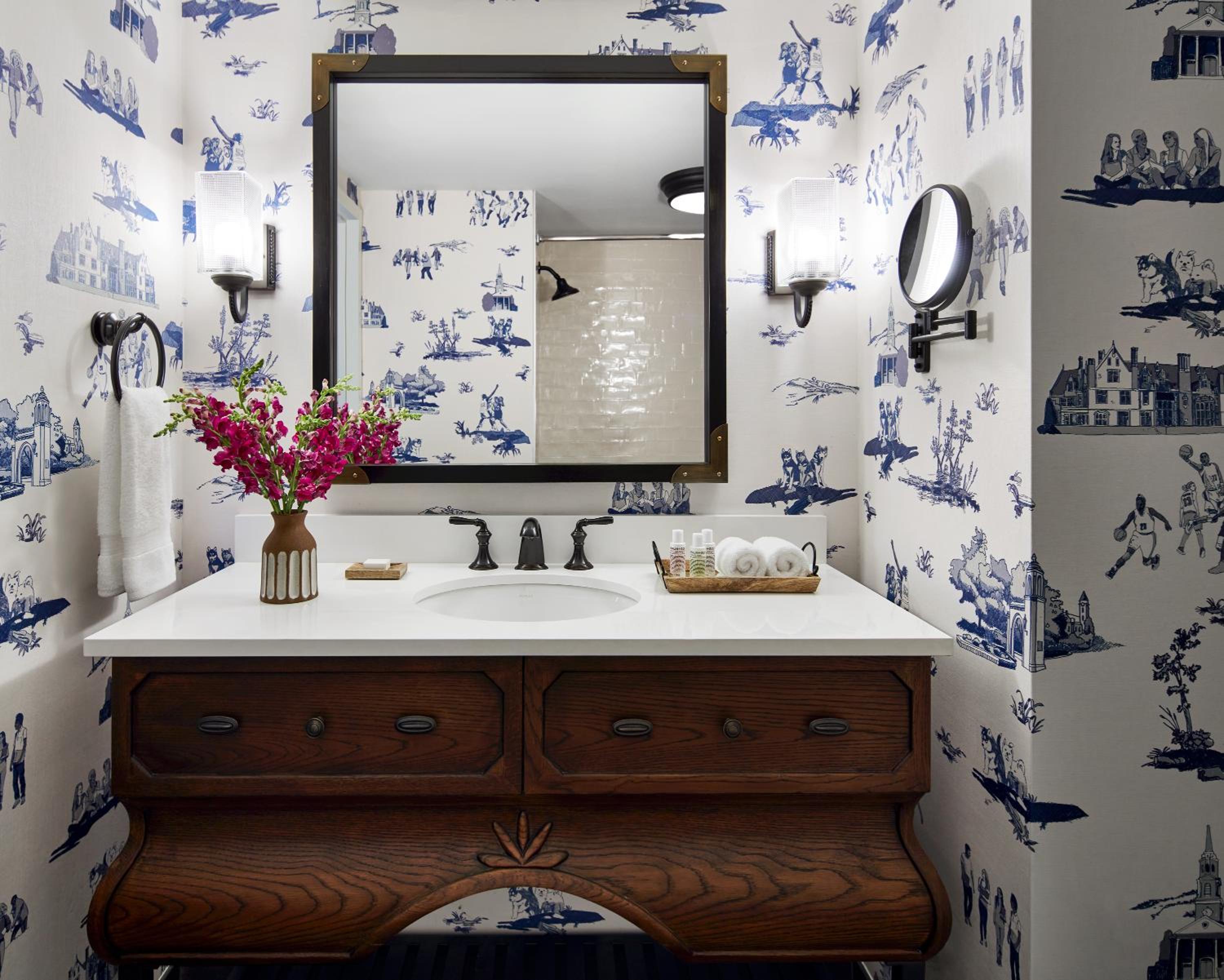 Graduate King Room with Bath Tub - Disability Accessible - Photo 5