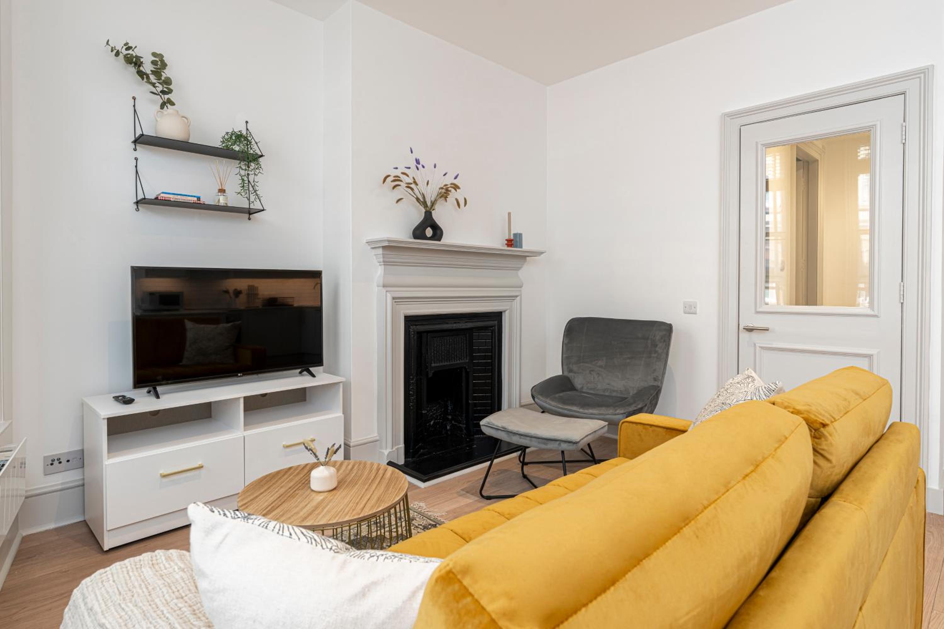 One bedroom Family Apartment photo 1