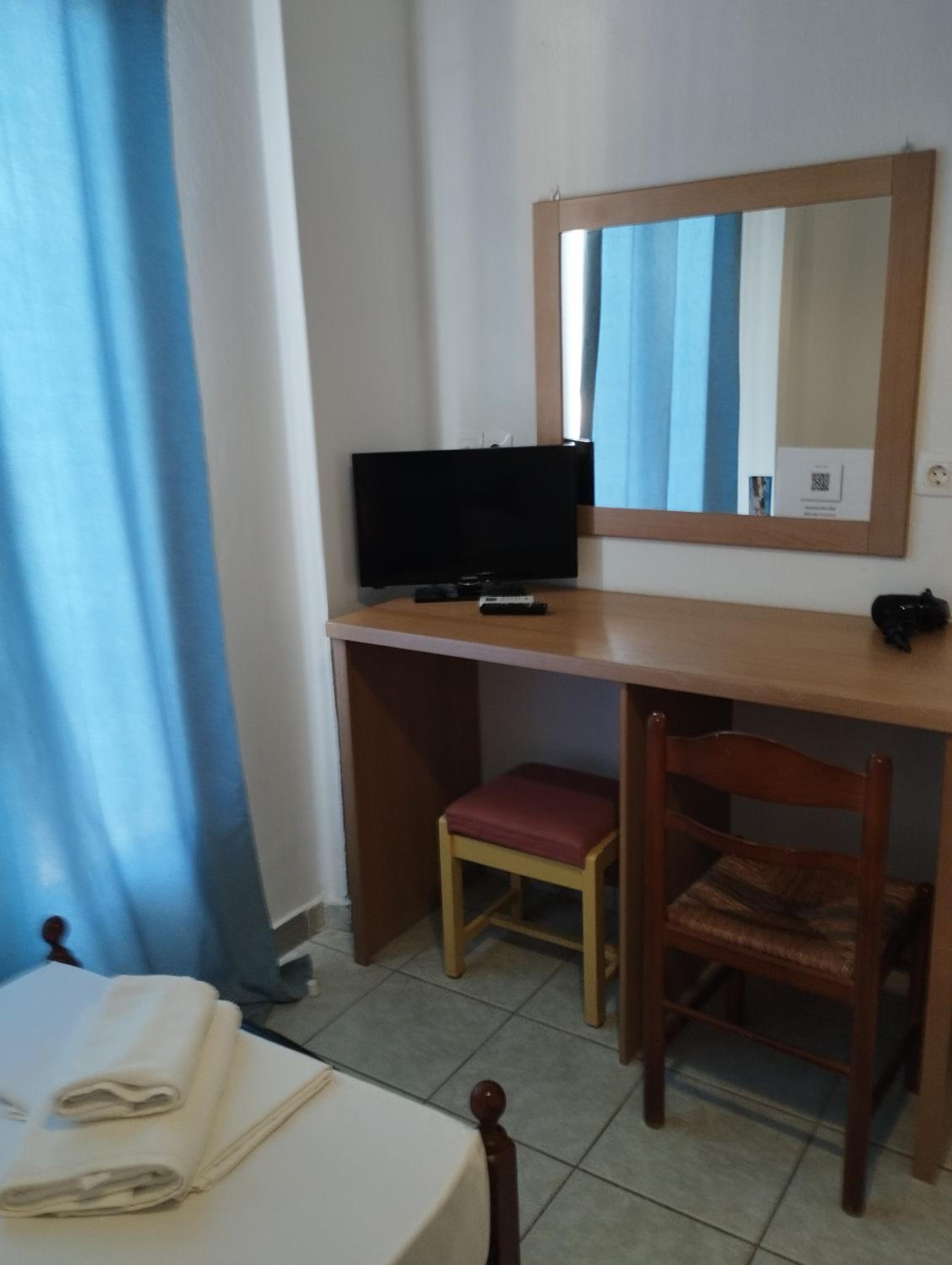 Twin Room - Photo 21