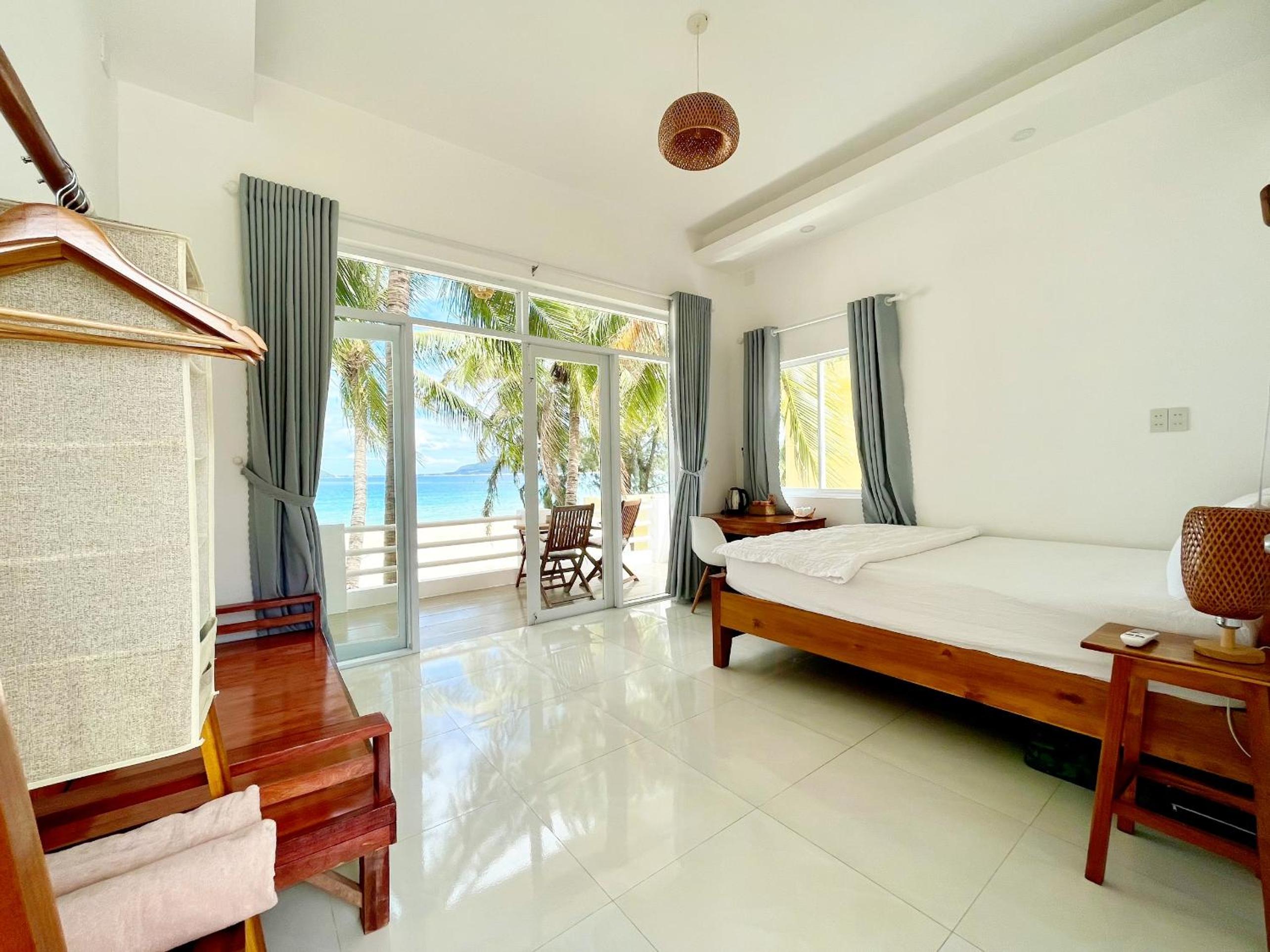 Double Room with Balcony and Sea View photo 2