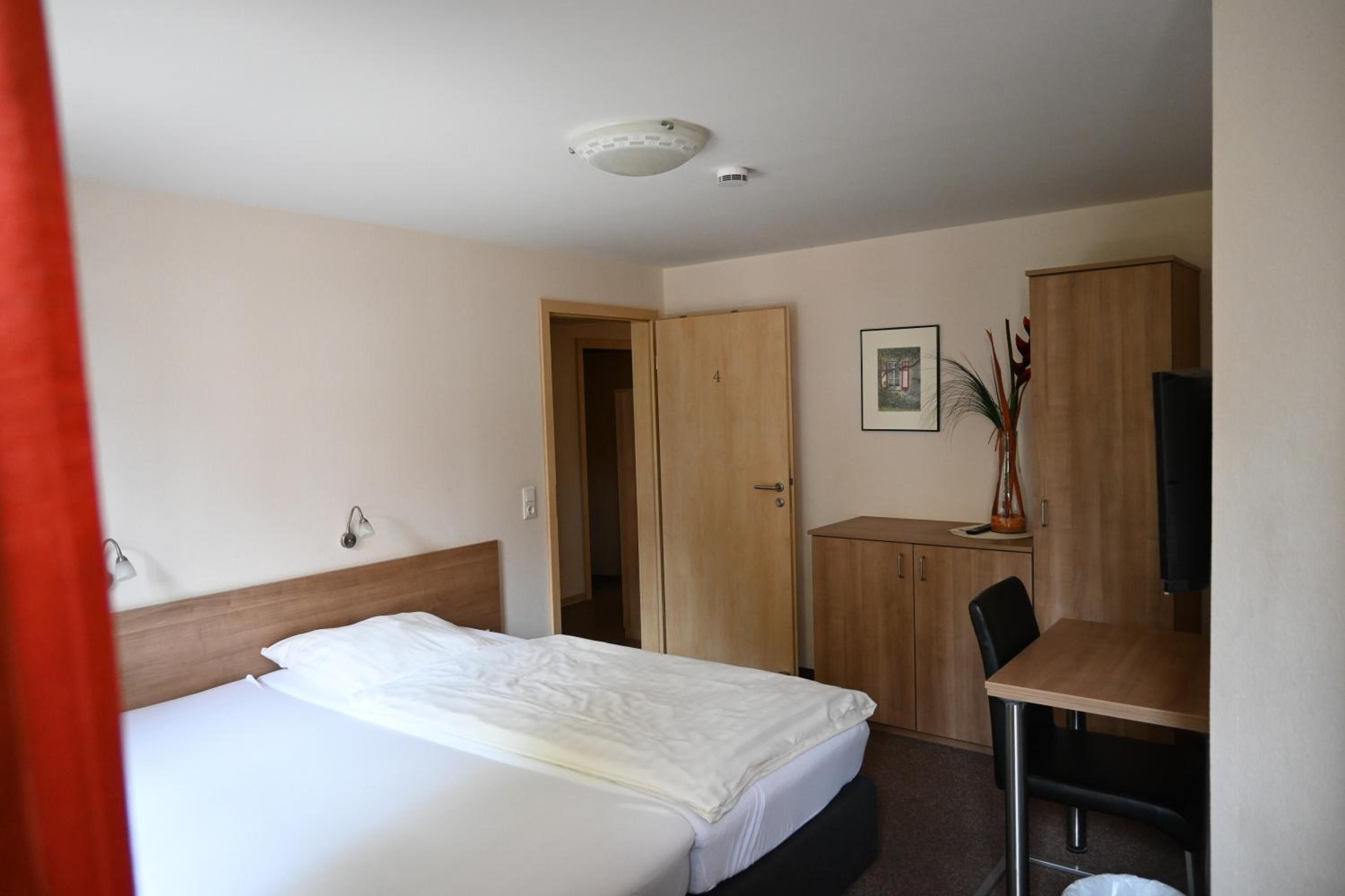Double or Twin Room photo 3