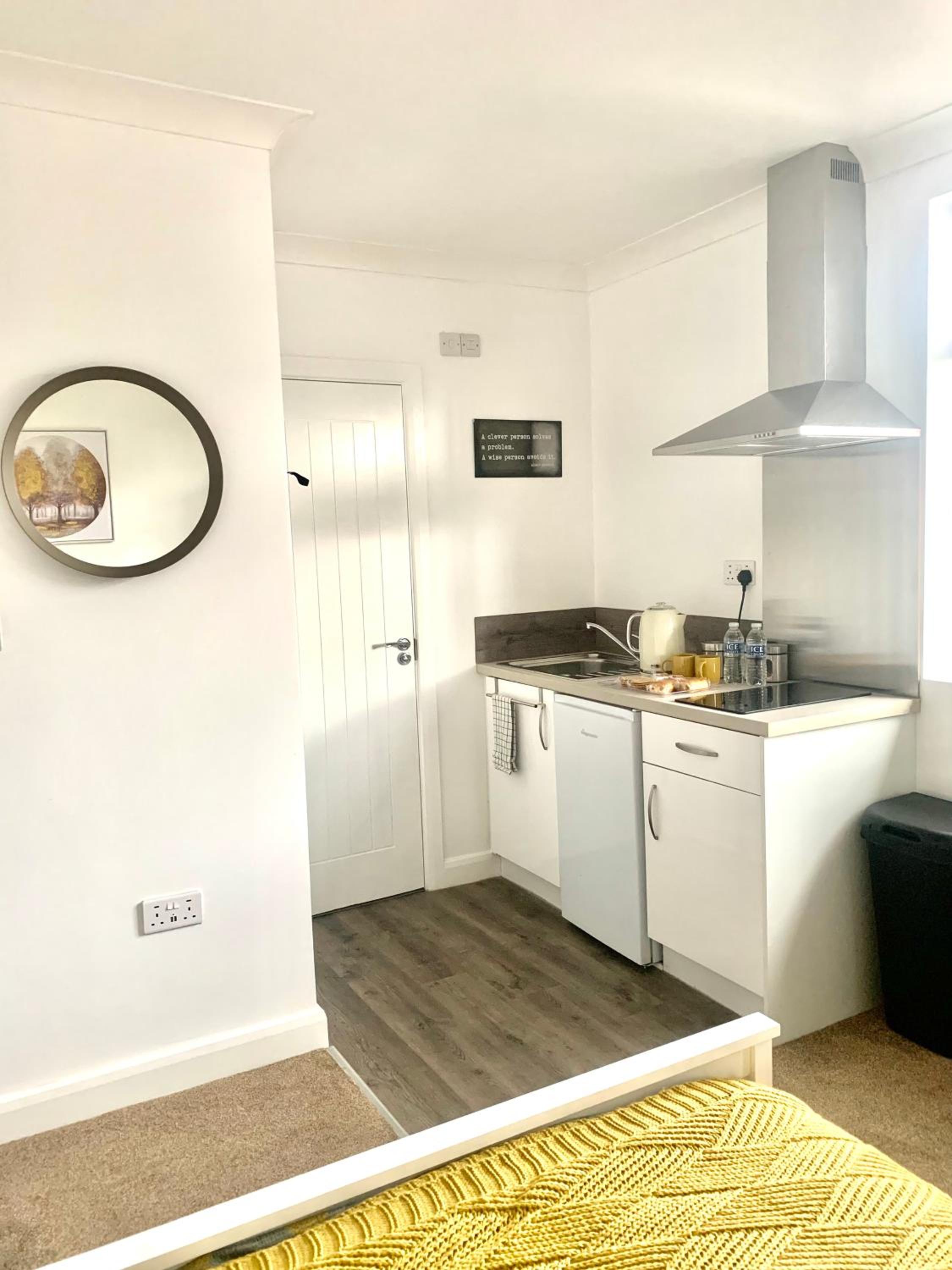Deluxe Double Room with Shower photo 2