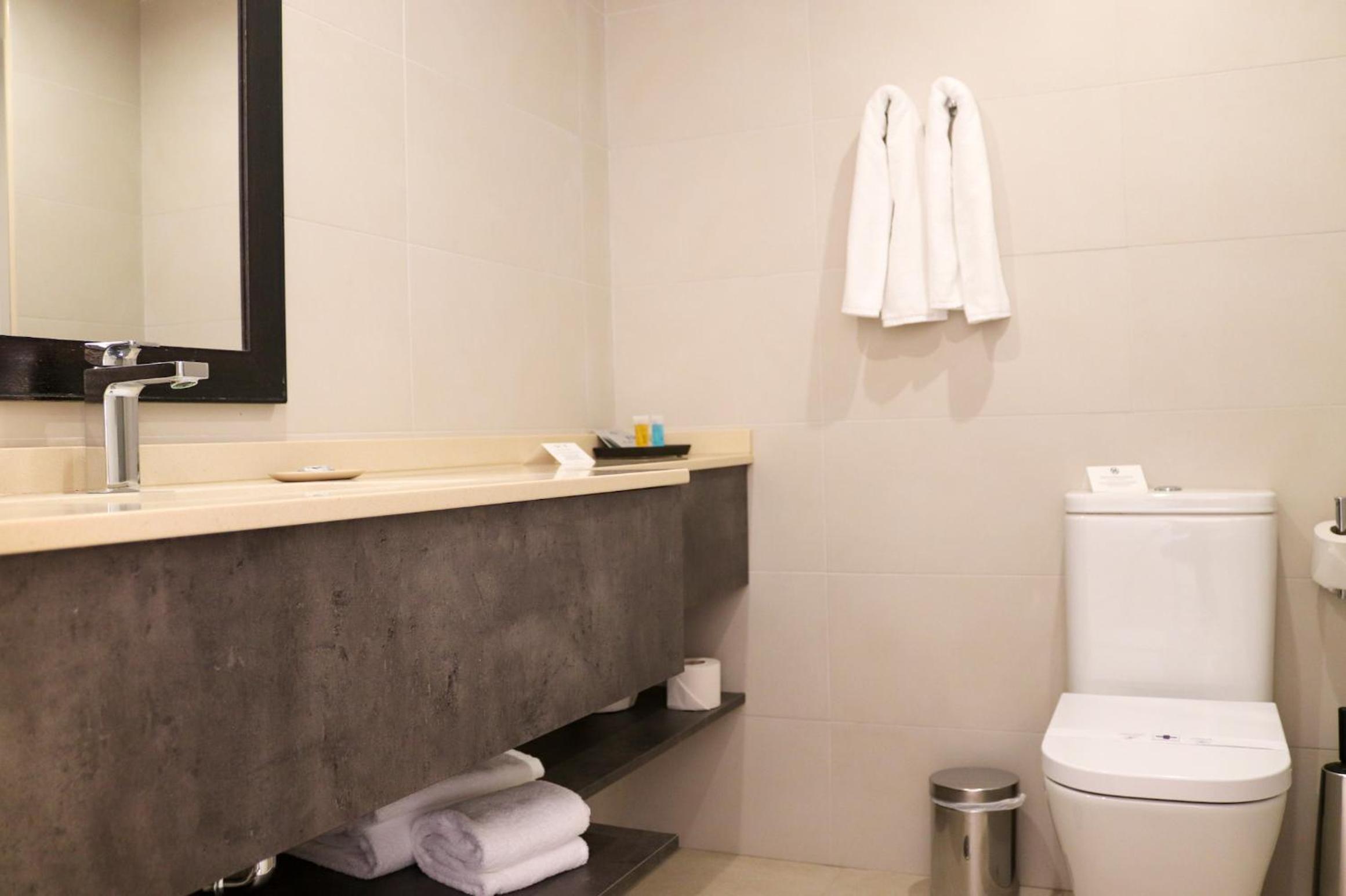 Superior One Bedroom Apartment - Photo 10