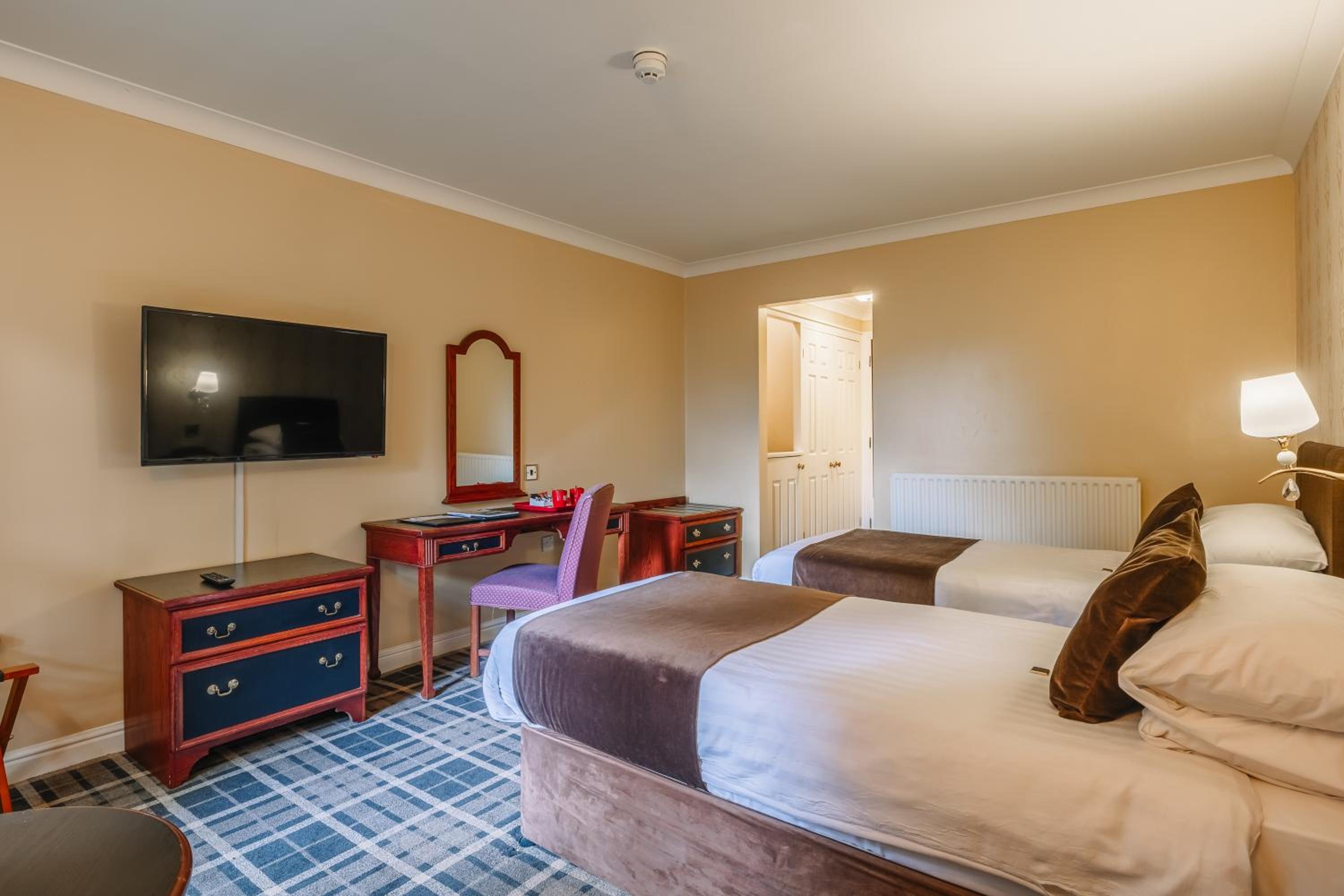 Club Twin Room - Photo 1
