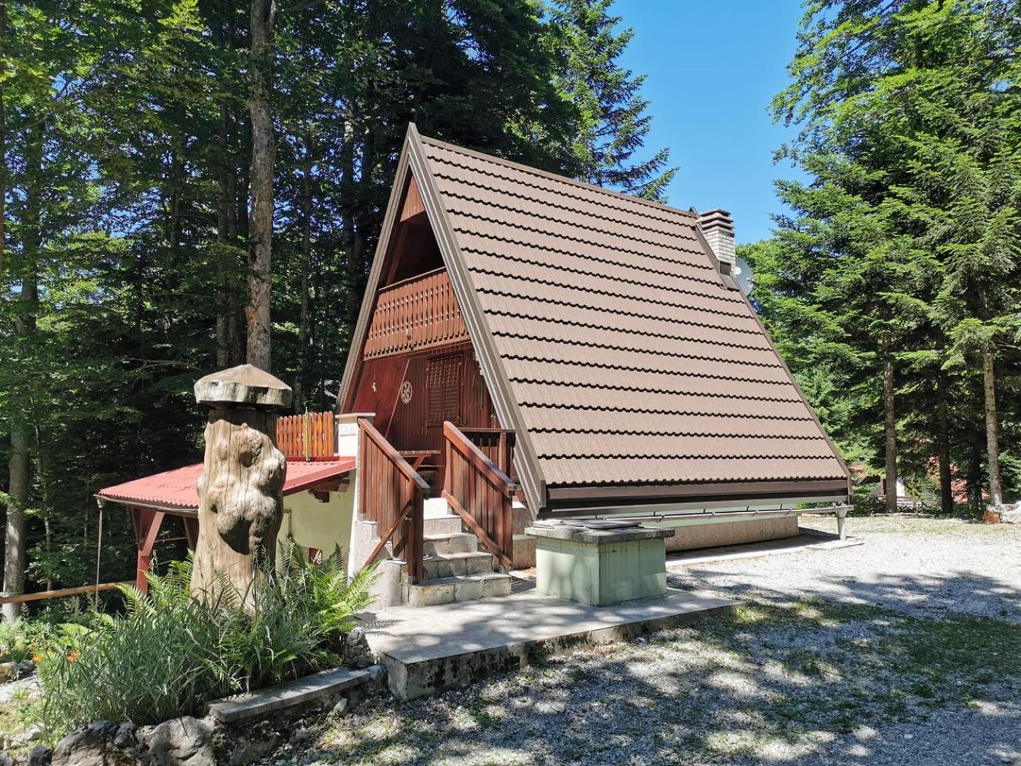 One-Bedroom House - Photo 2