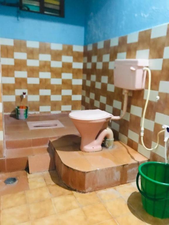 Deluxe Double Room (2 Adults + 1 Child) - Photo 9