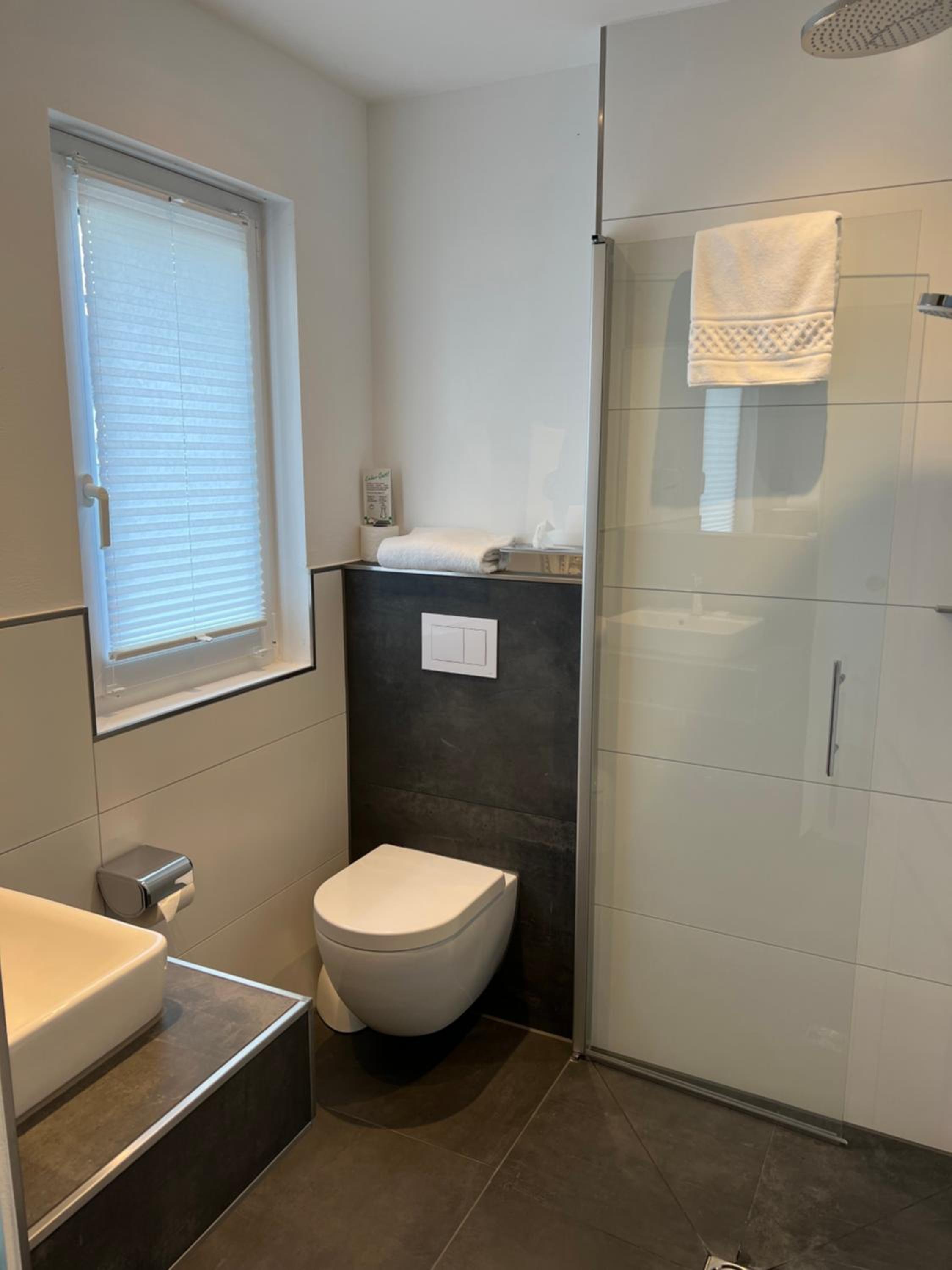 Single Room with Private Bathroom photo 3