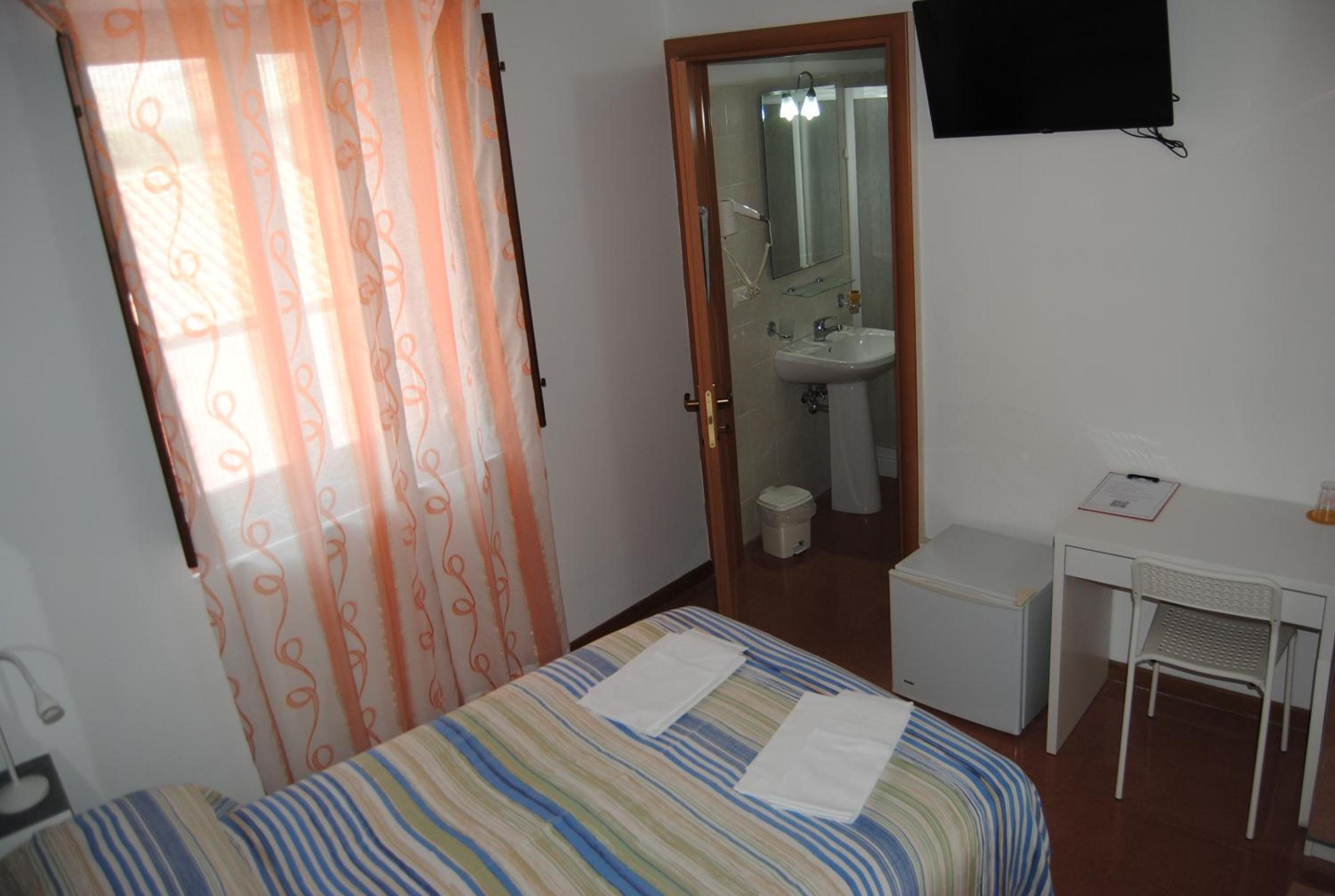Large Single Room