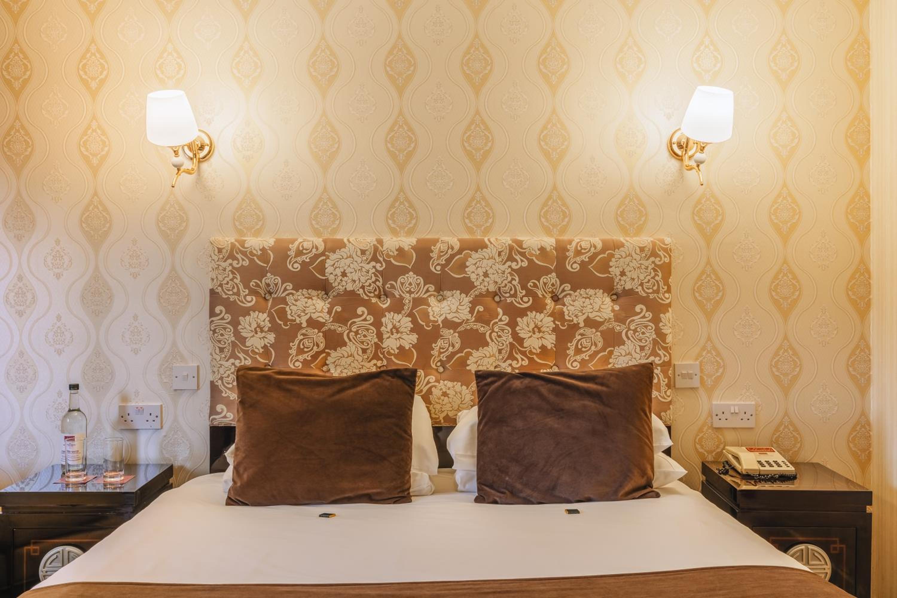 Superior Double Room - Photo 9