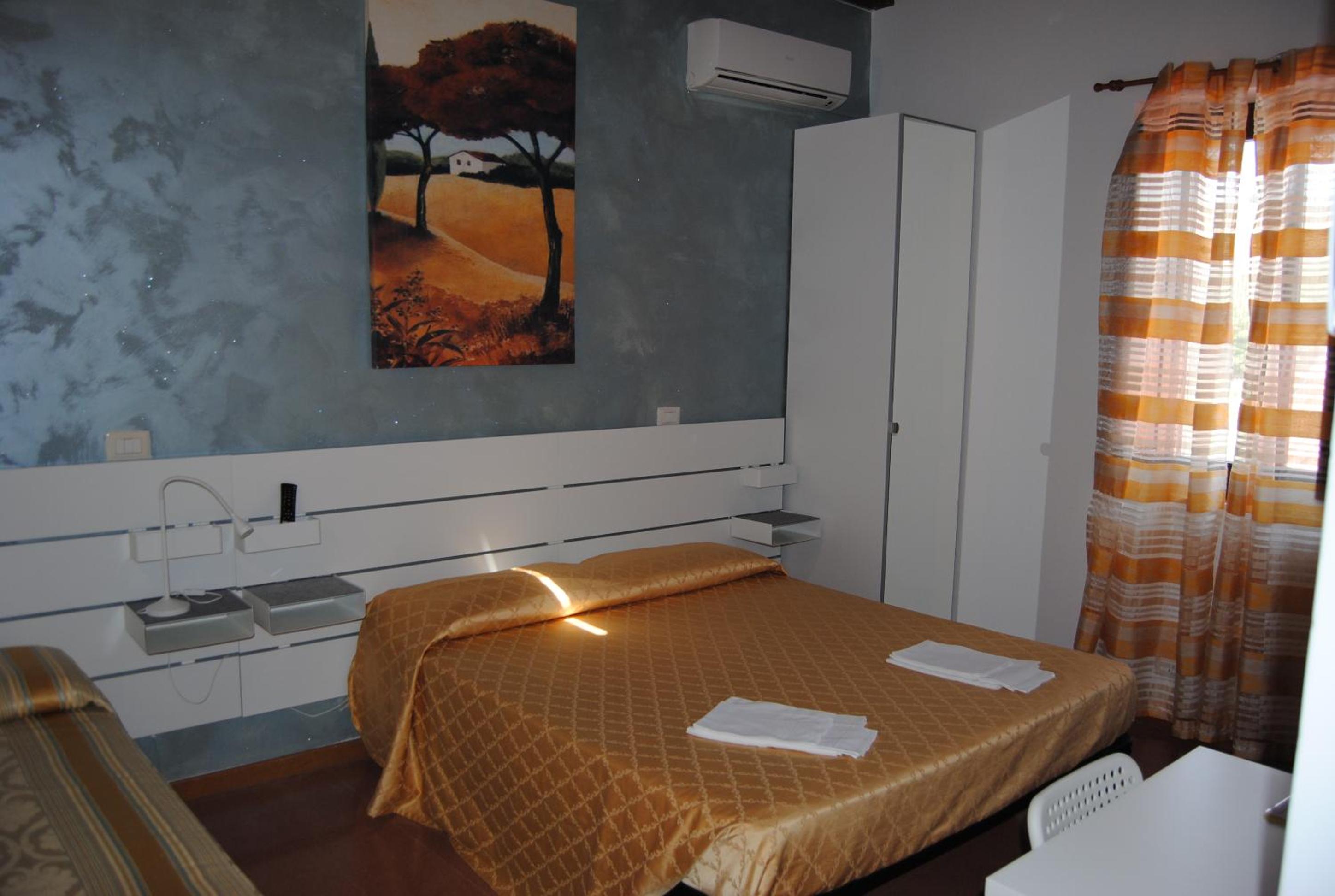 Basic Triple Room - Photo 1