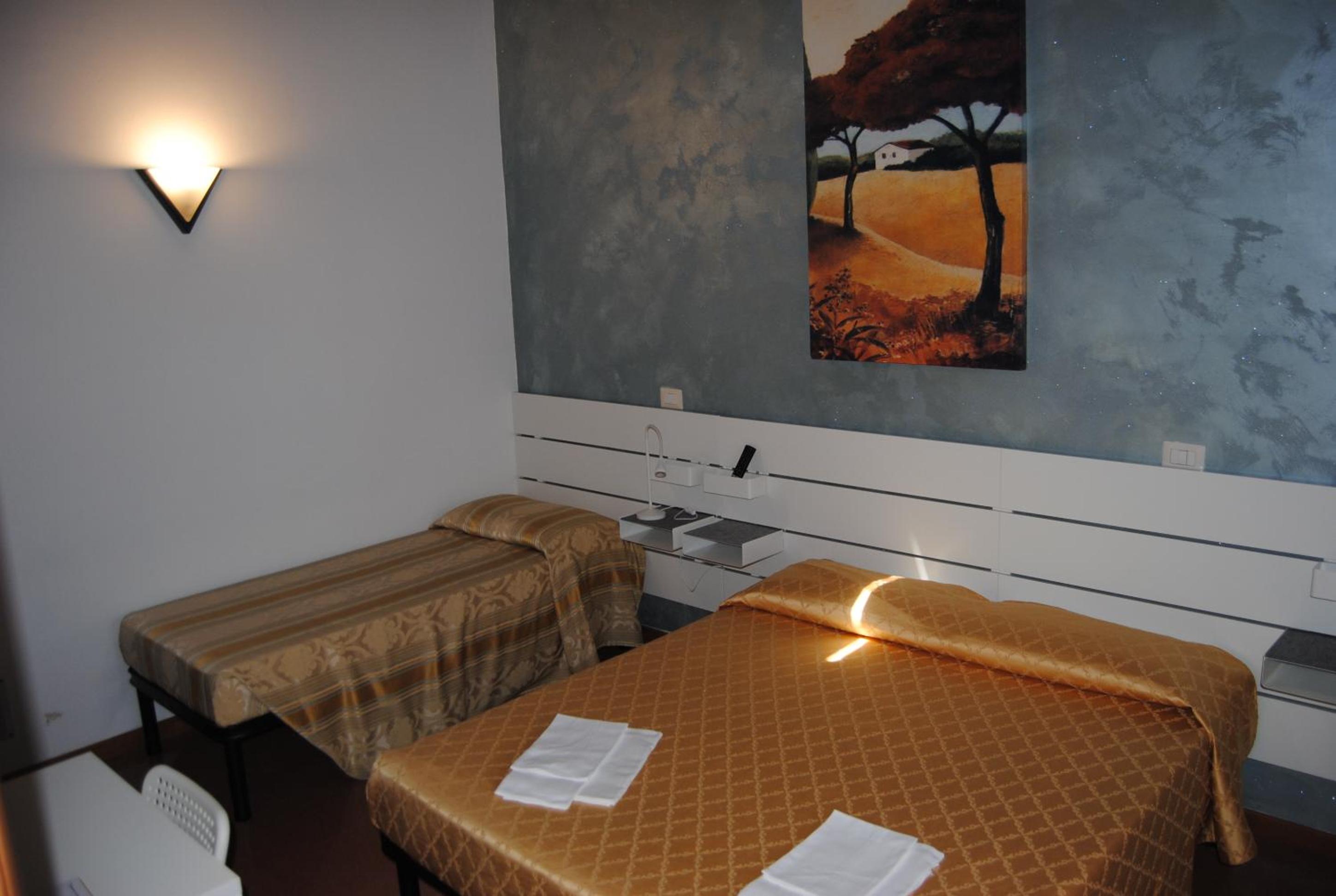 Basic Triple Room - Photo 2