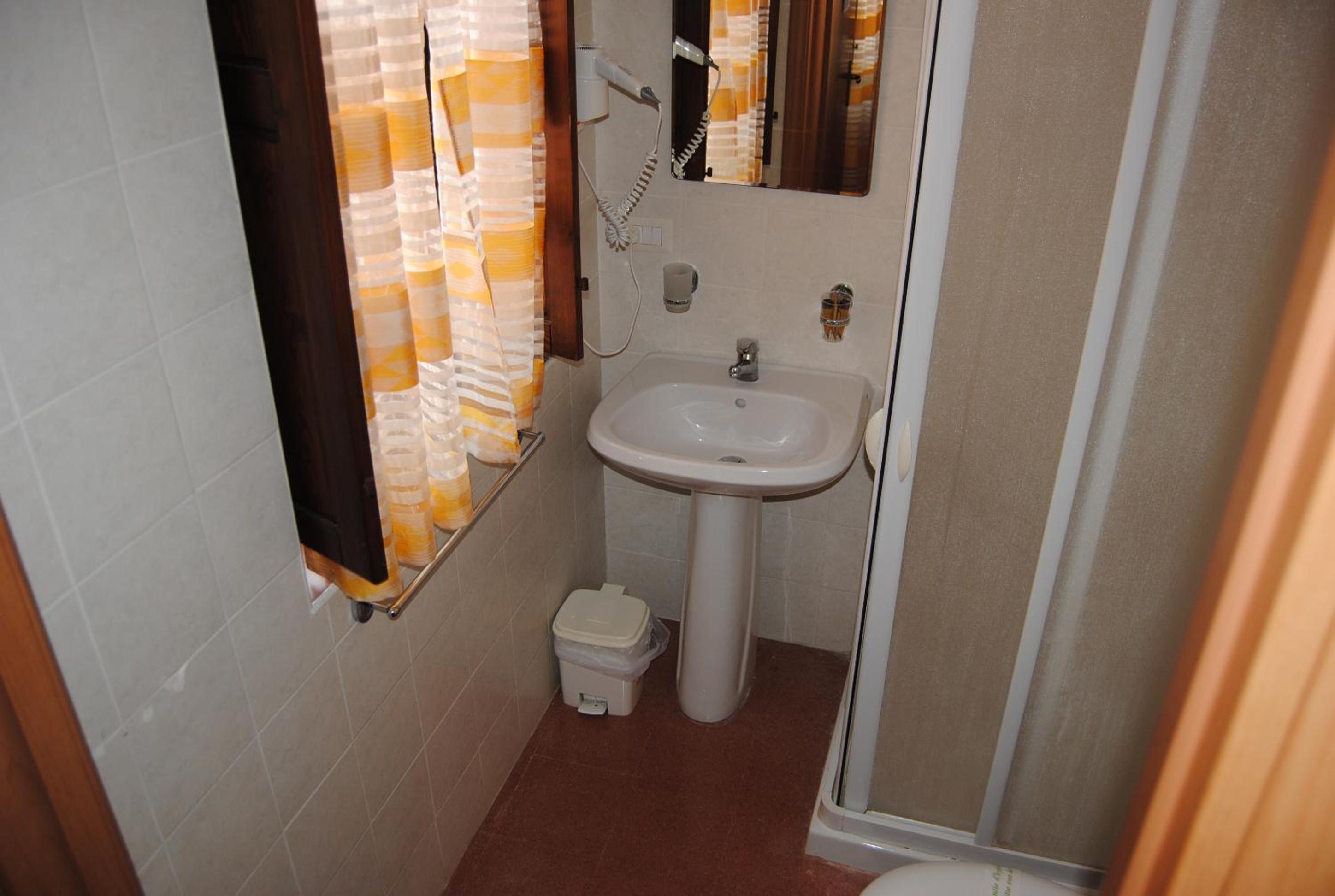 Basic Triple Room - Photo 3