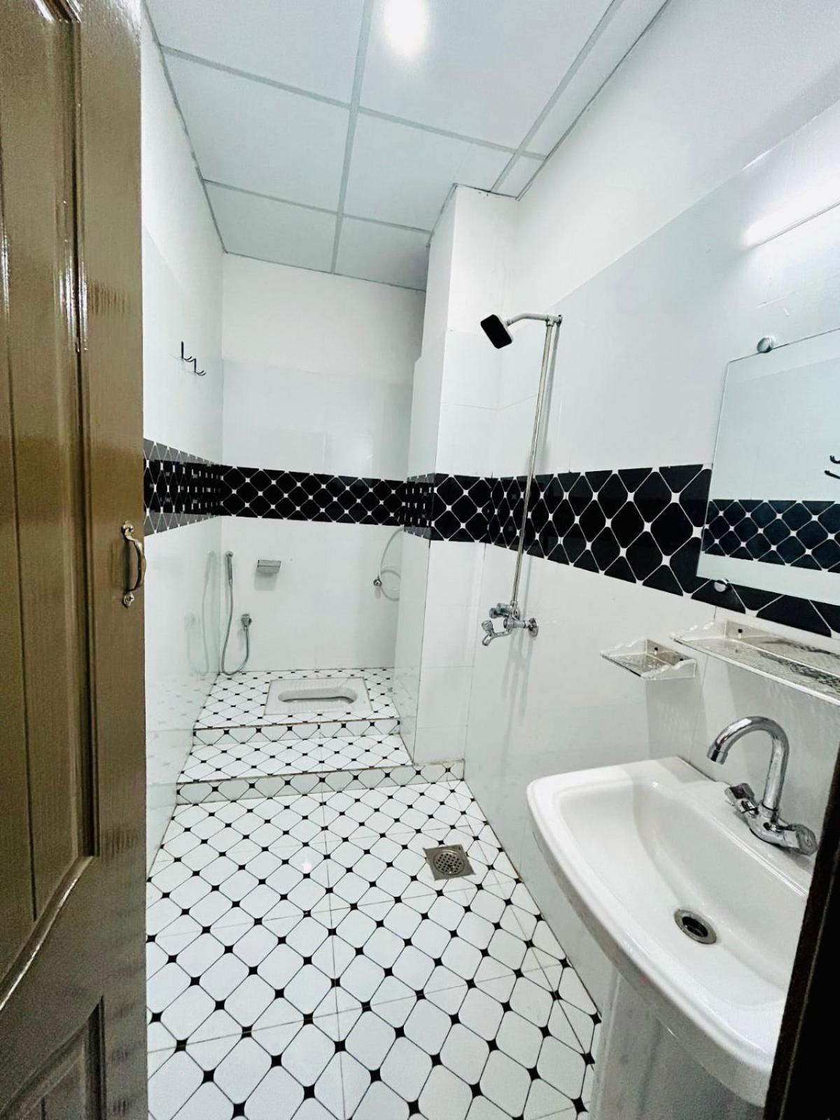 Twin Room With Bath