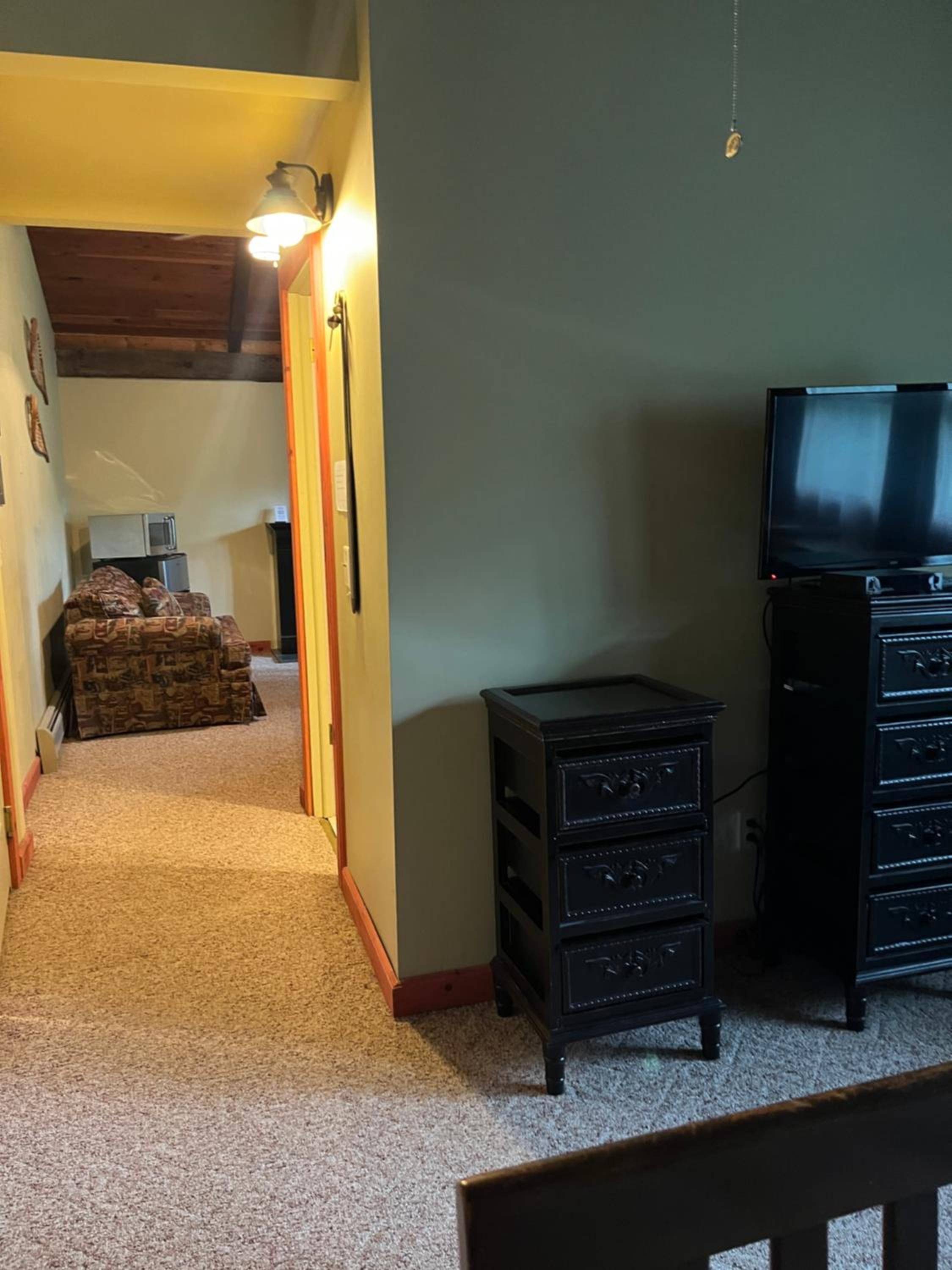 Deluxe Queen Suite photo 2