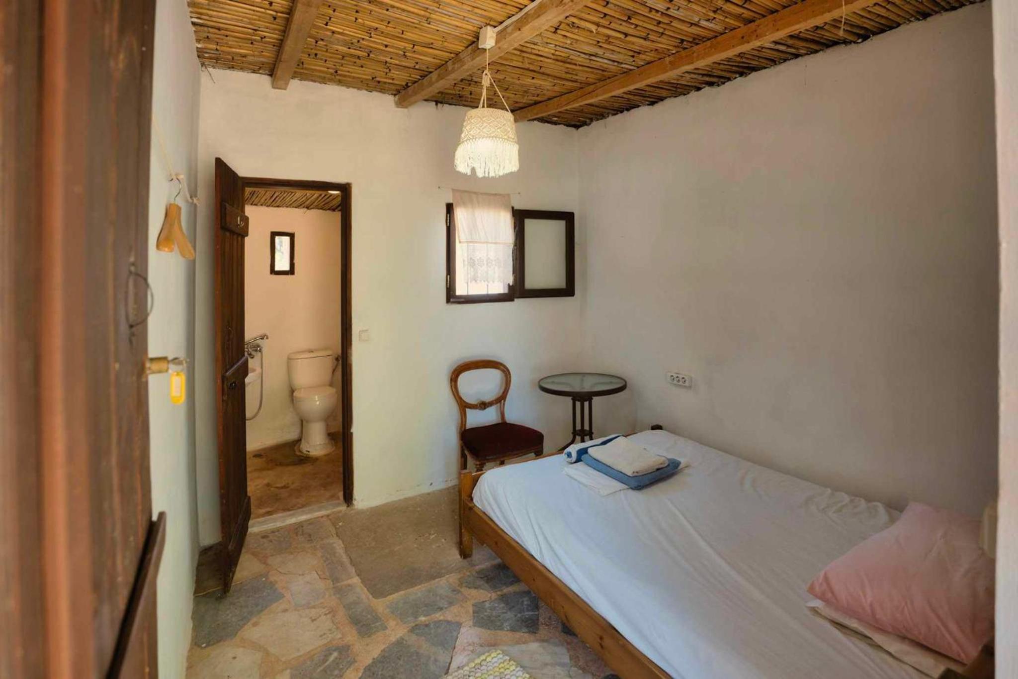Single Room with Private Bathroom photo 1