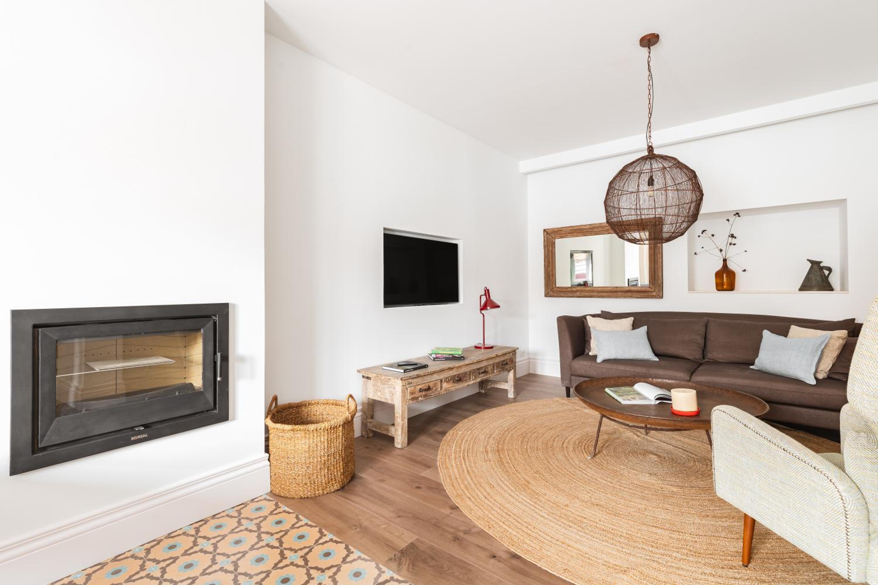 Deluxe King Suite photo 1