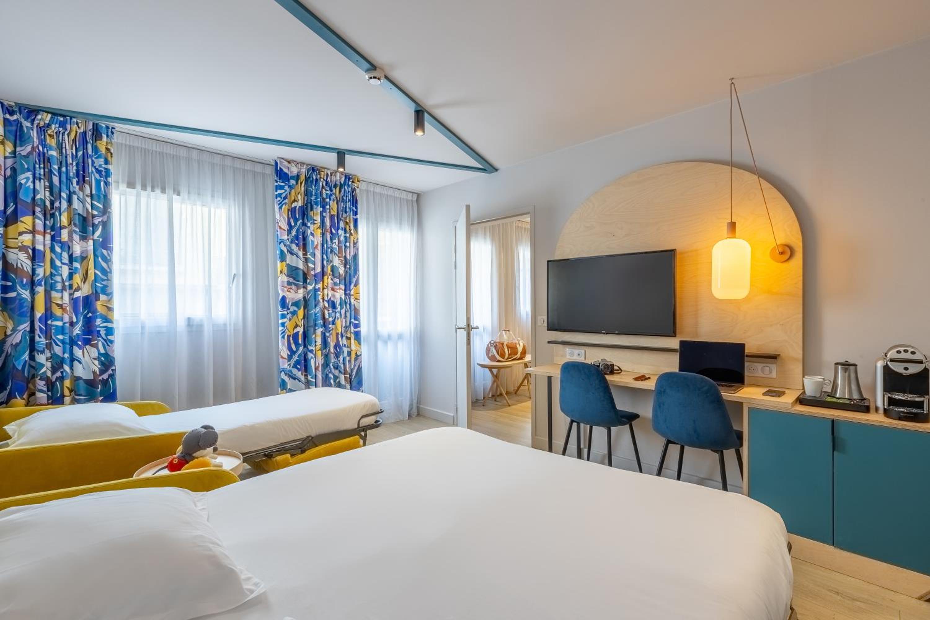 Suite with Spa Access - Photo 2