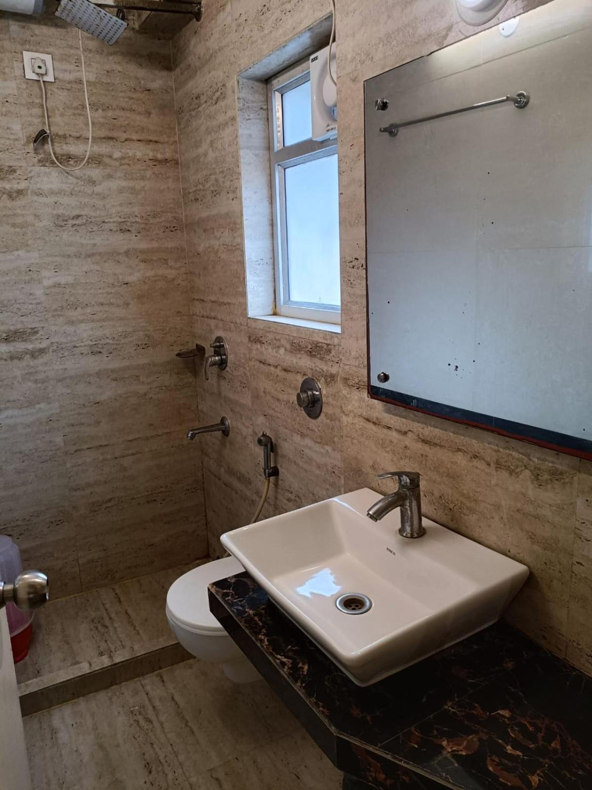 Double Or Twin Room - Photo 6