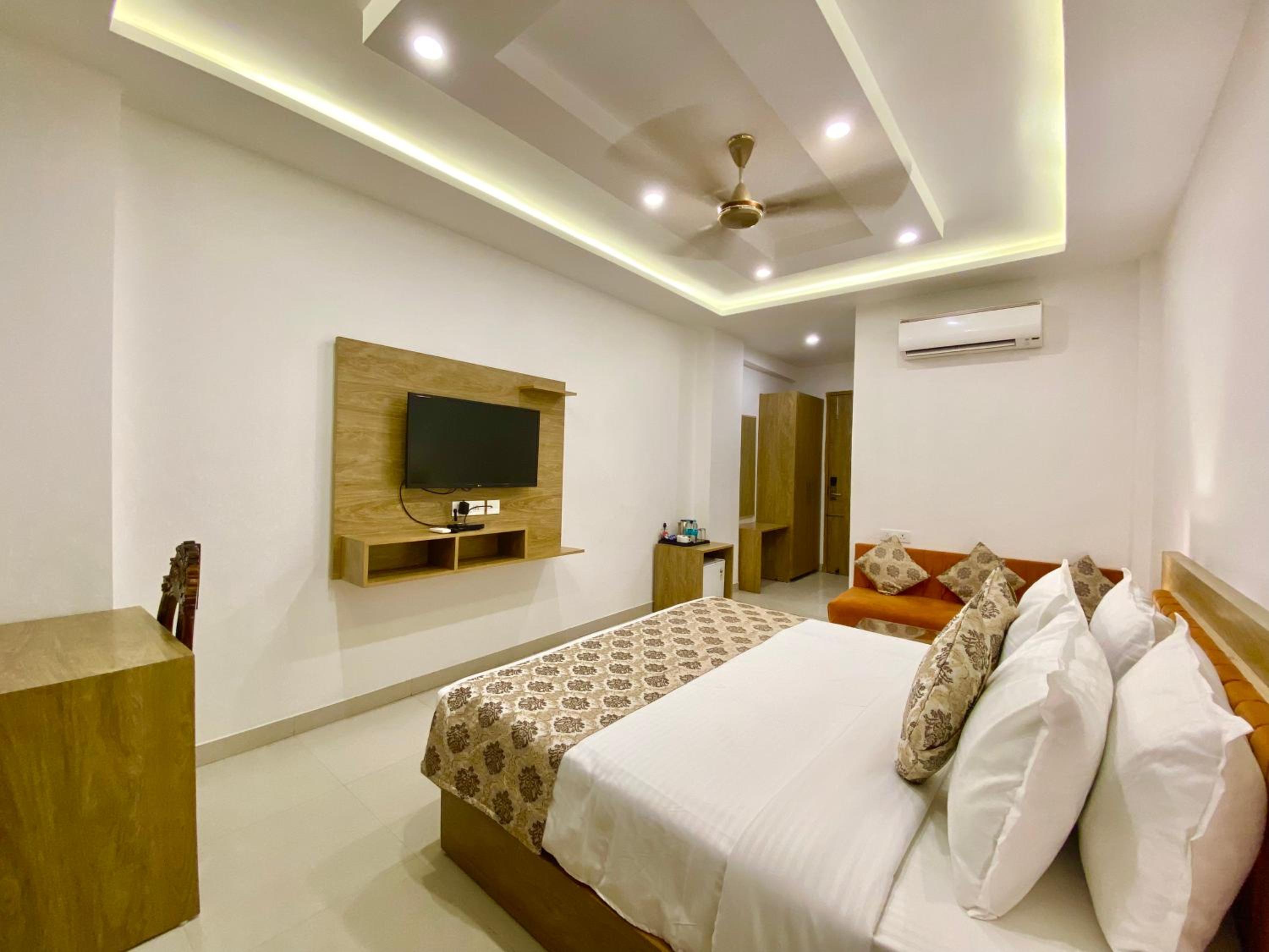 Executive Room - Photo 6