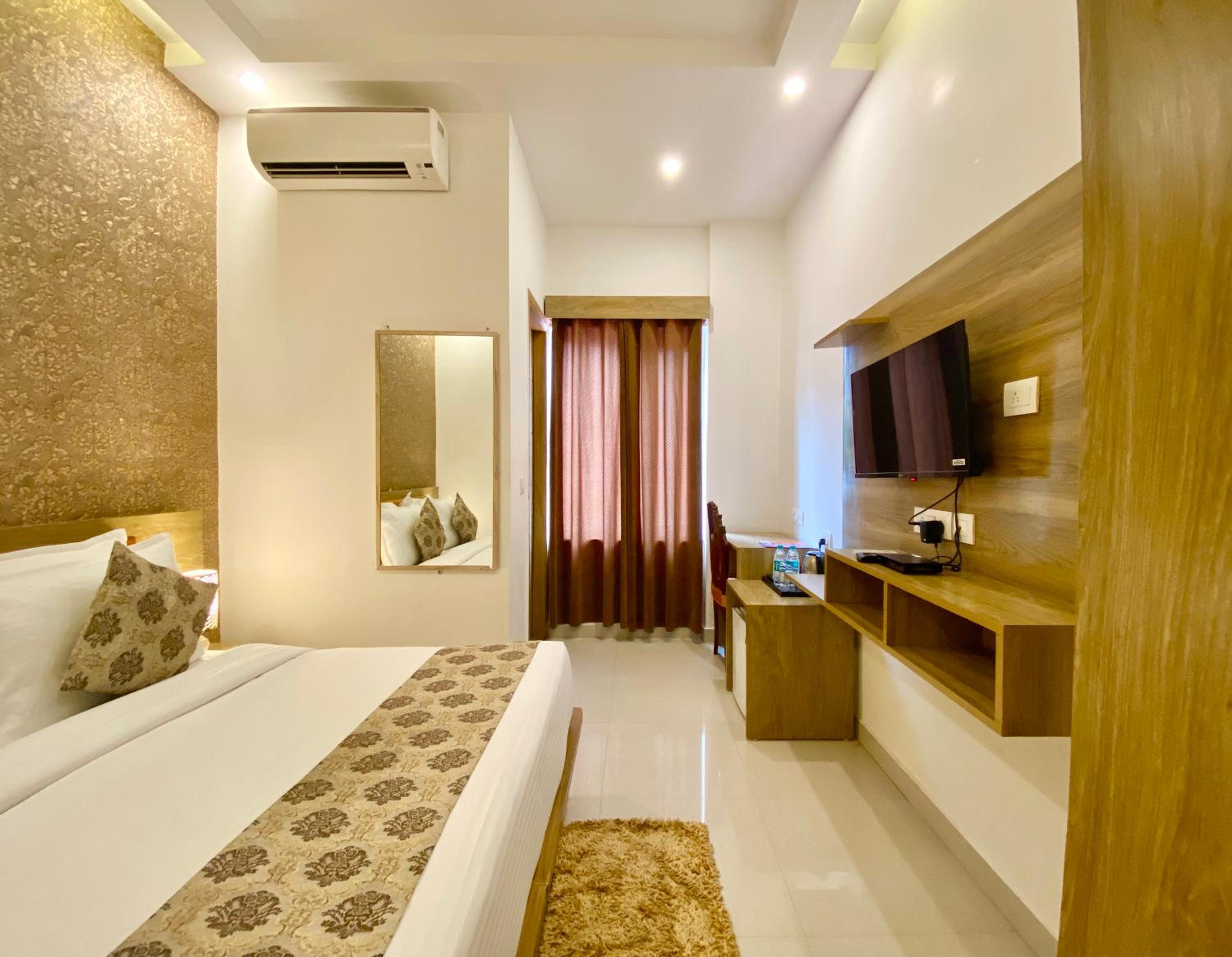 Executive Room - Photo 10