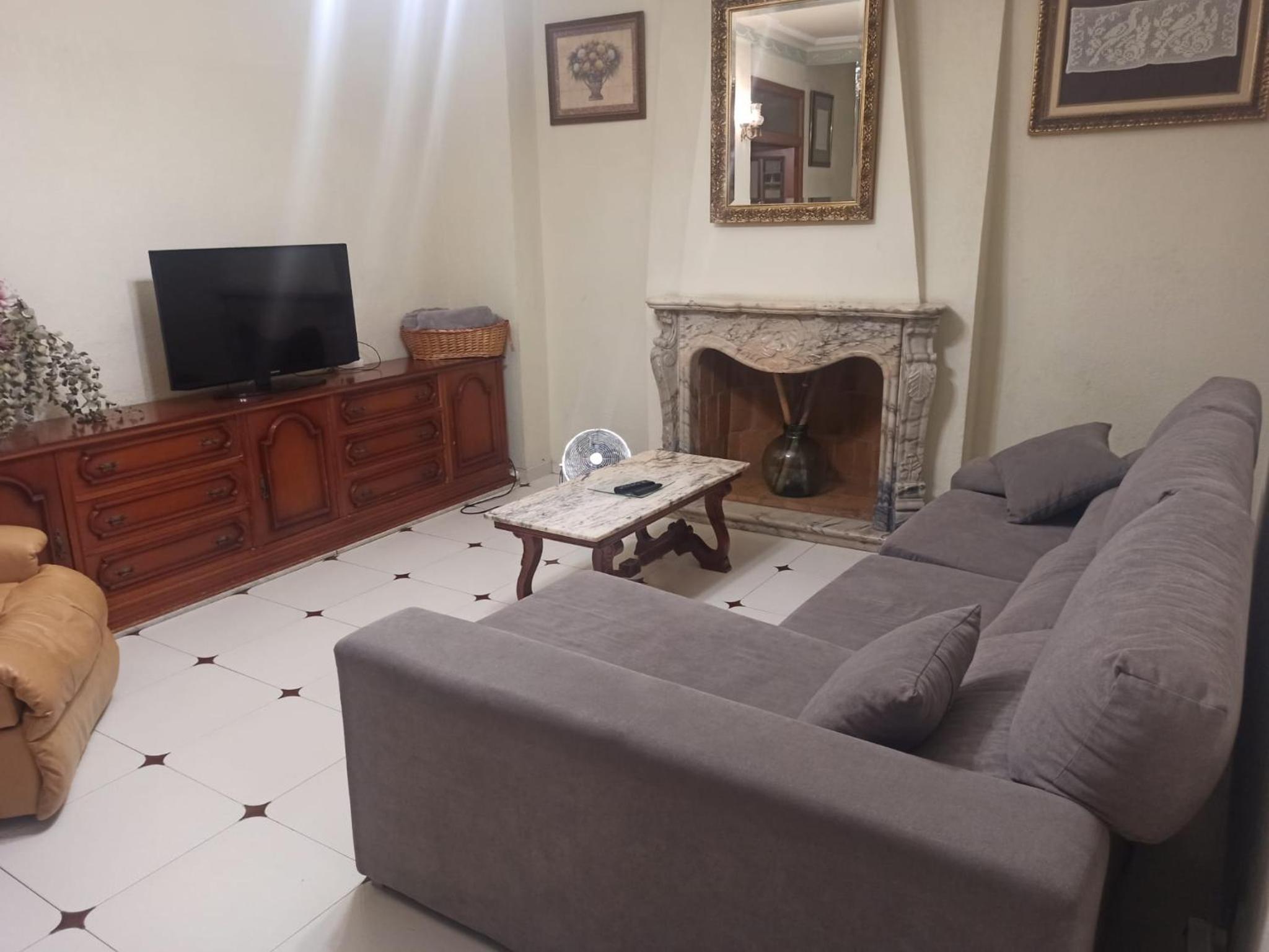 Six-Bedroom House - Photo 16