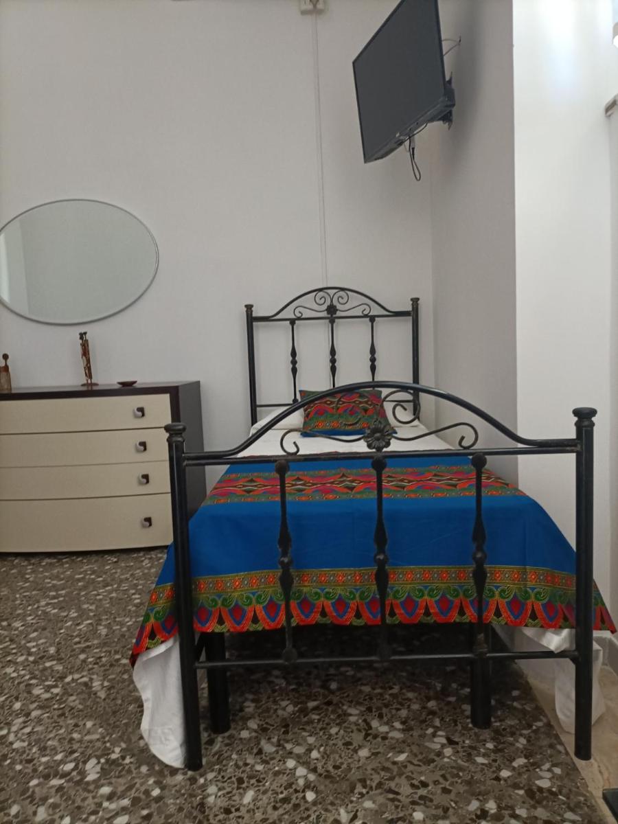 Quadruple Room with Private Bathroom - Photo 3