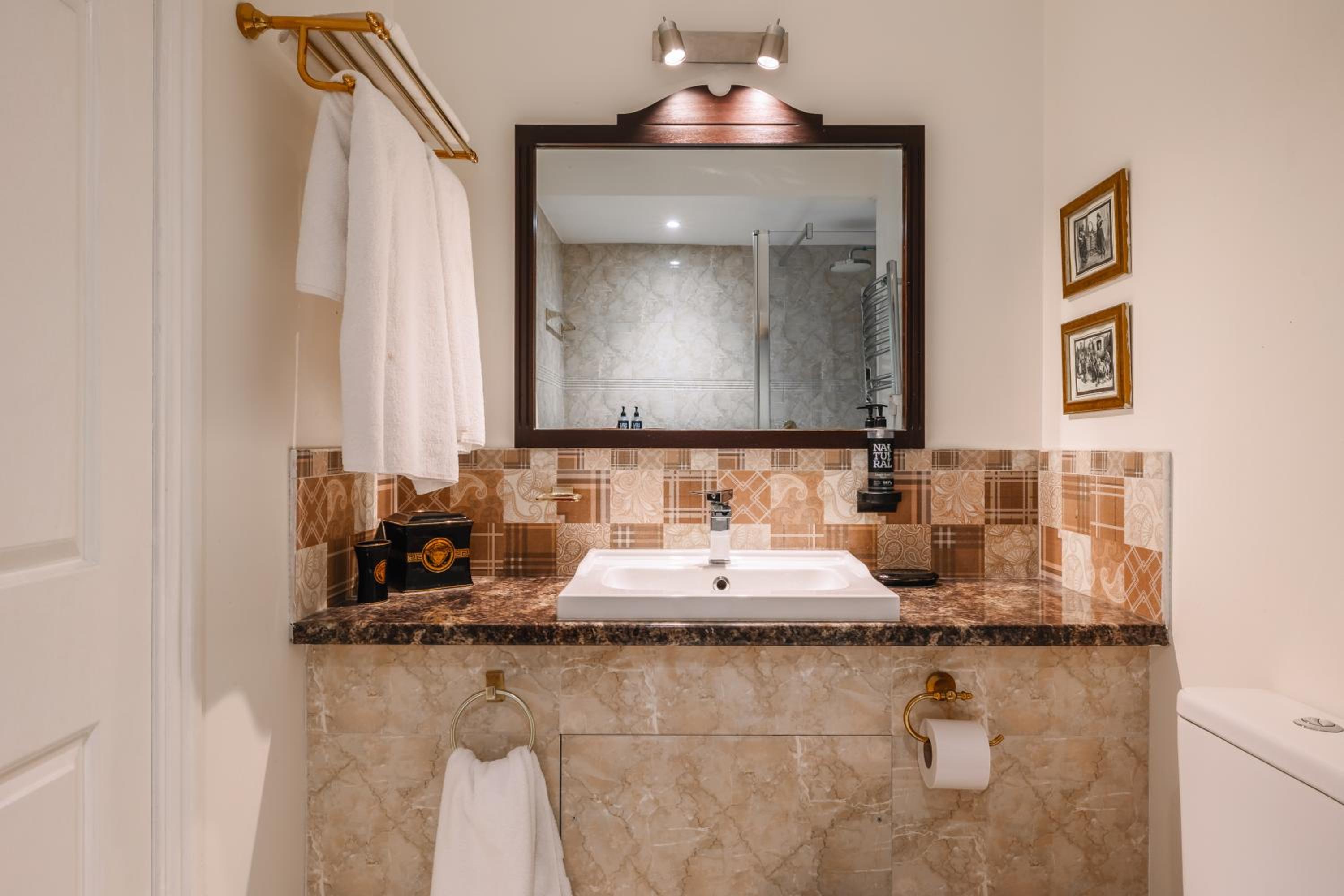 Junior Suite - Photo 9