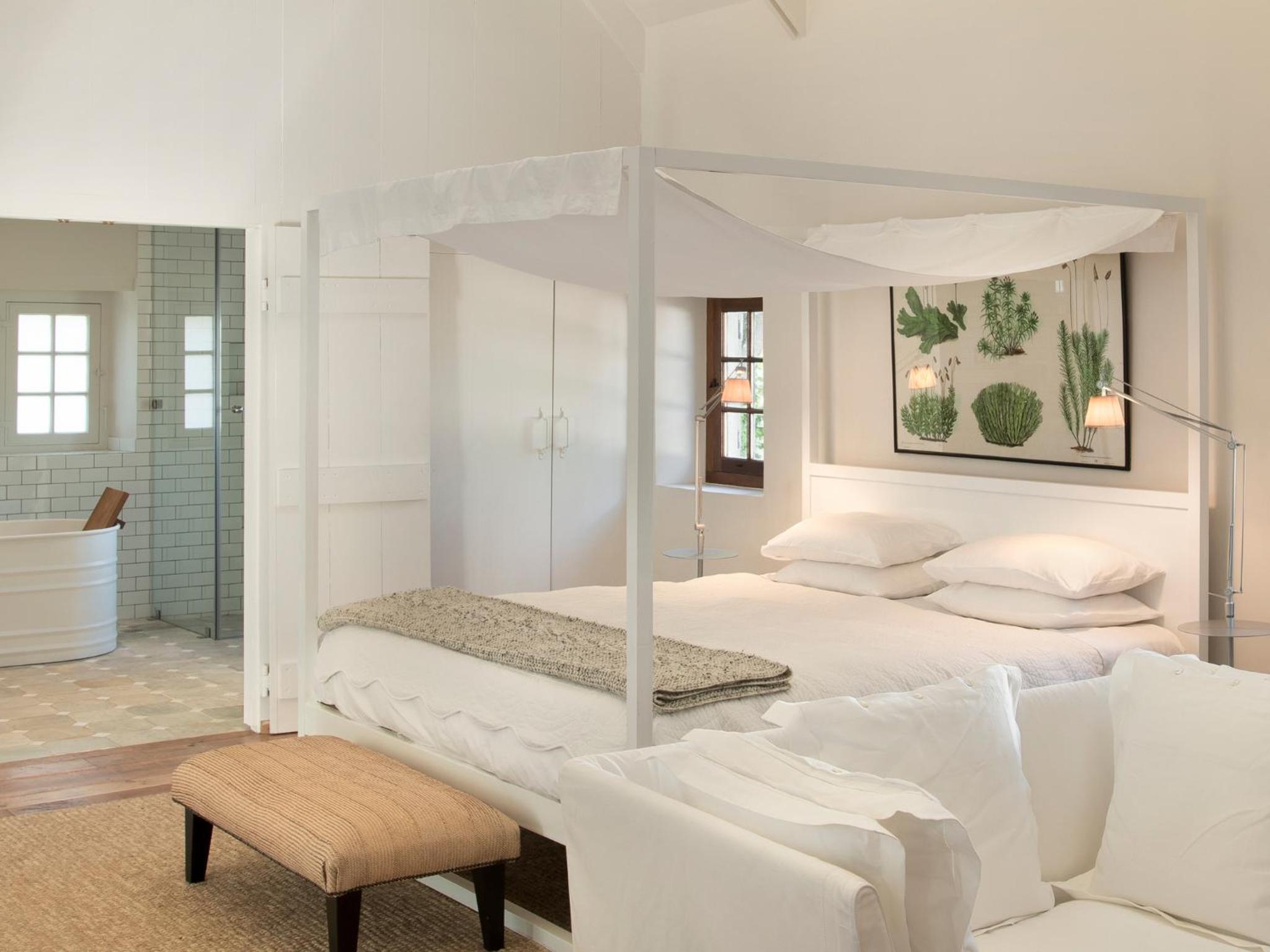 Two-Bedroom Cottage - Photo 1