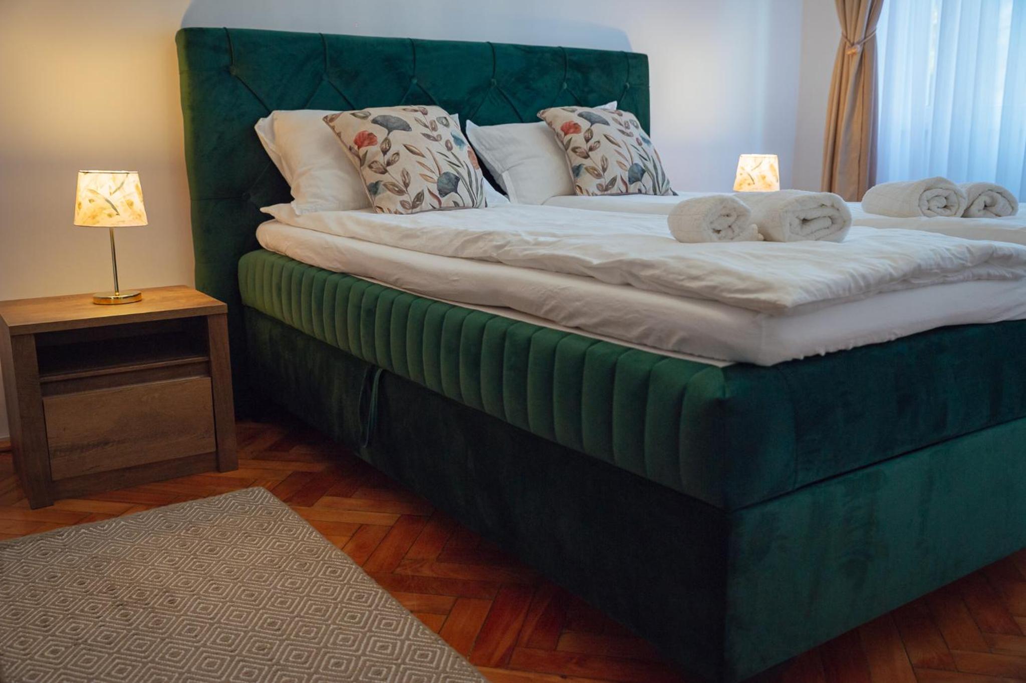 One-Bedroom Apartment - Photo 4