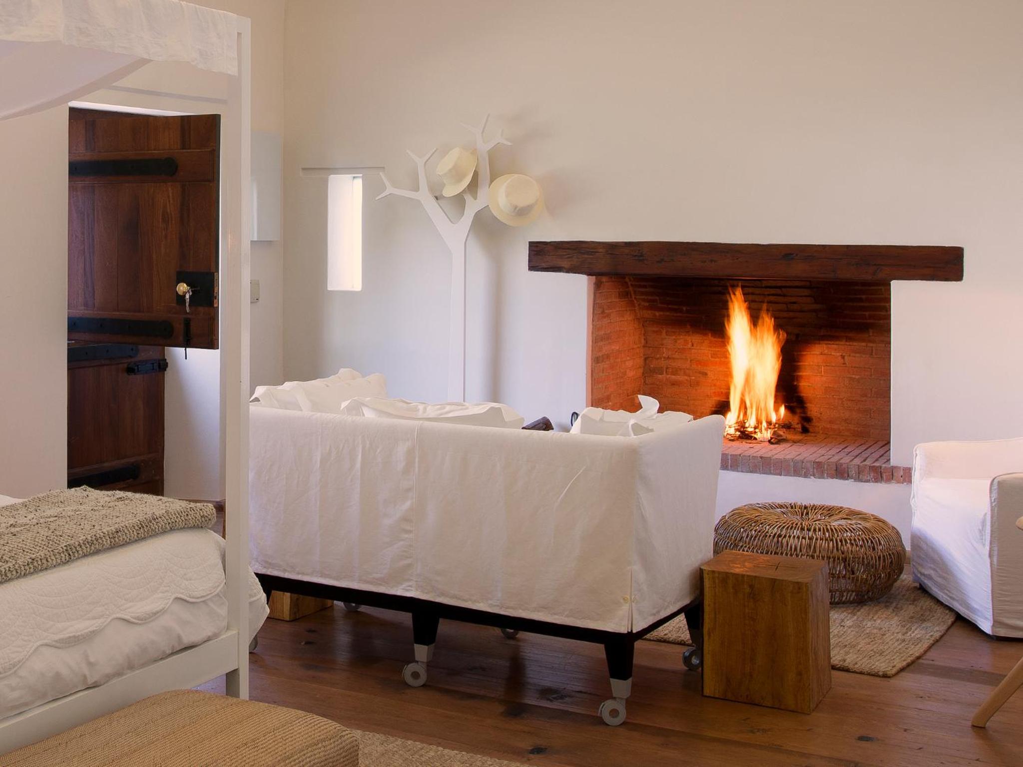 Two-Bedroom Cottage - Photo 4