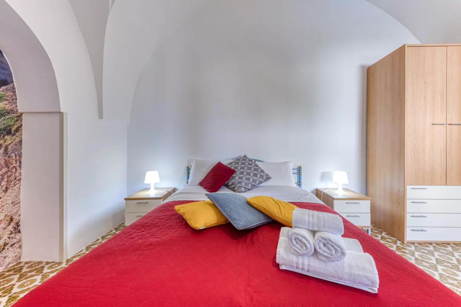 Apartment with Sea View - Photo 3